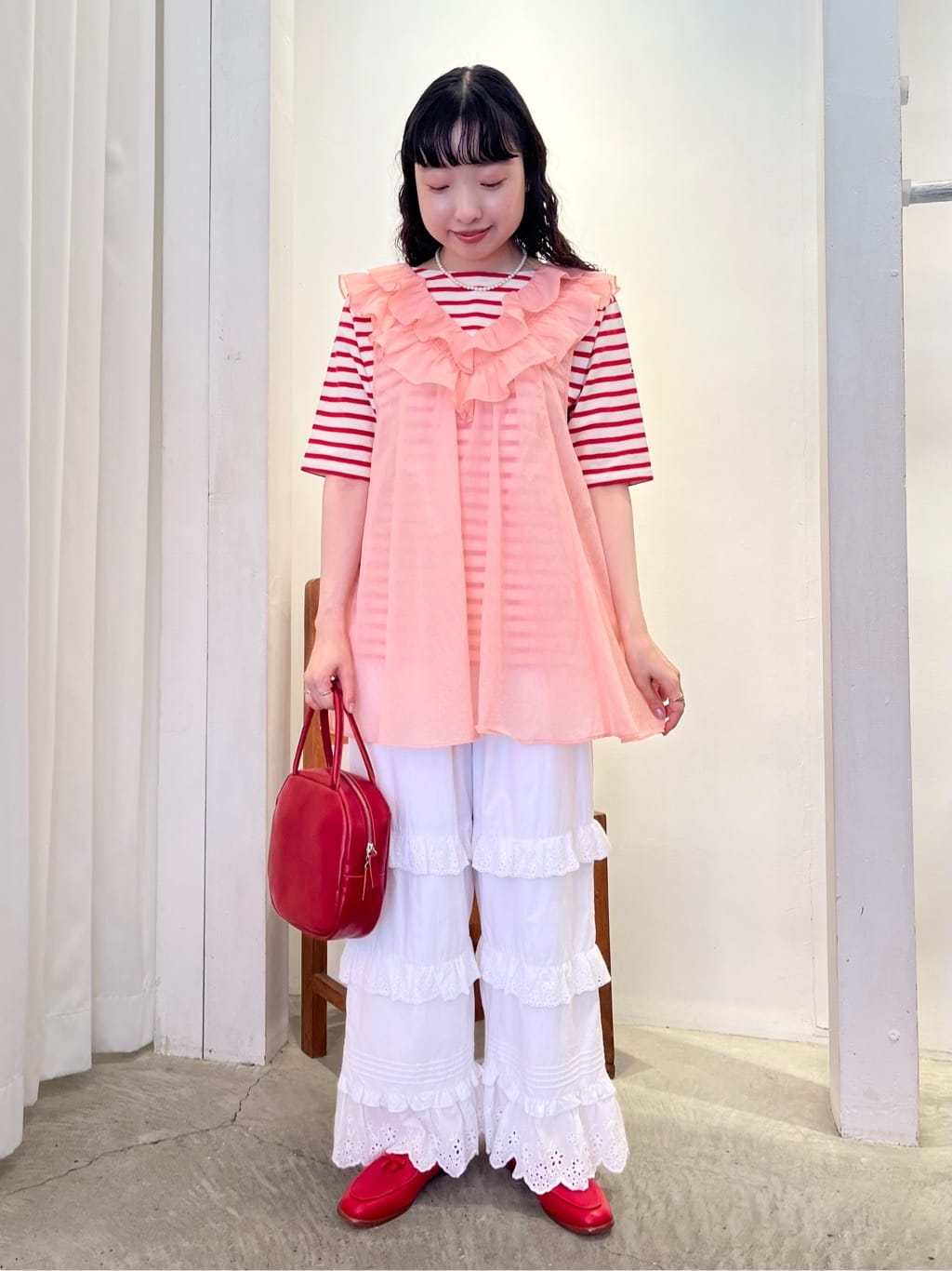 CHILD WOMAN hH 2025.06.14