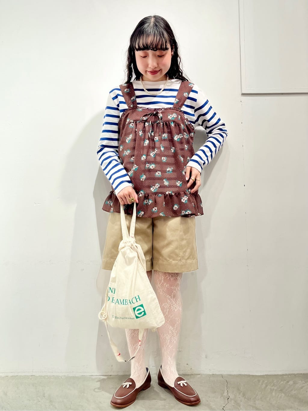 CHILD WOMAN hH 2025.04.07