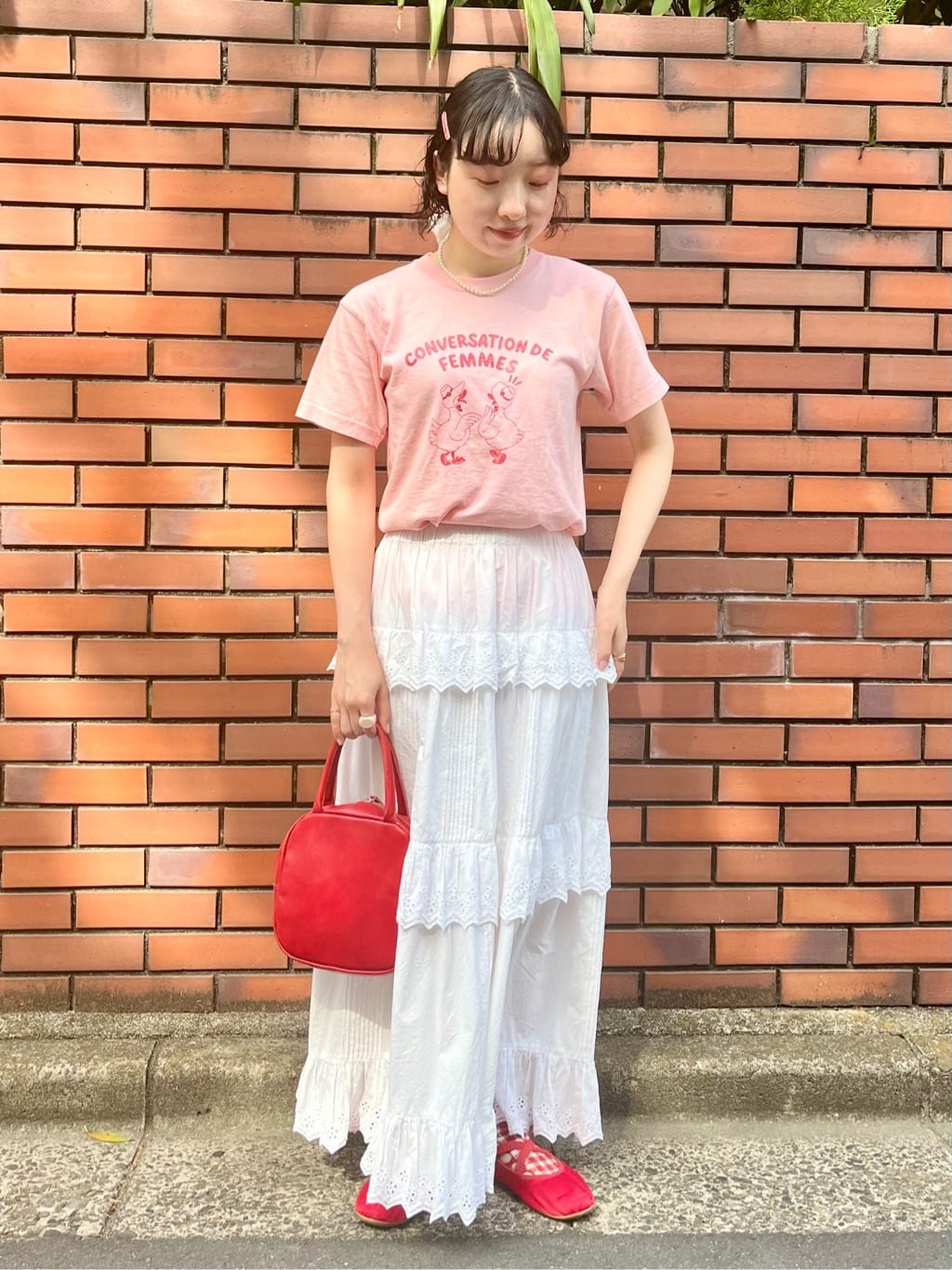 CHILD WOMAN hH