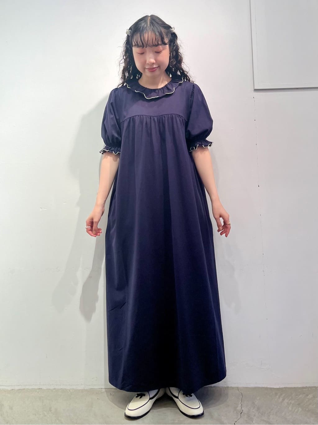 CHILD WOMAN hH