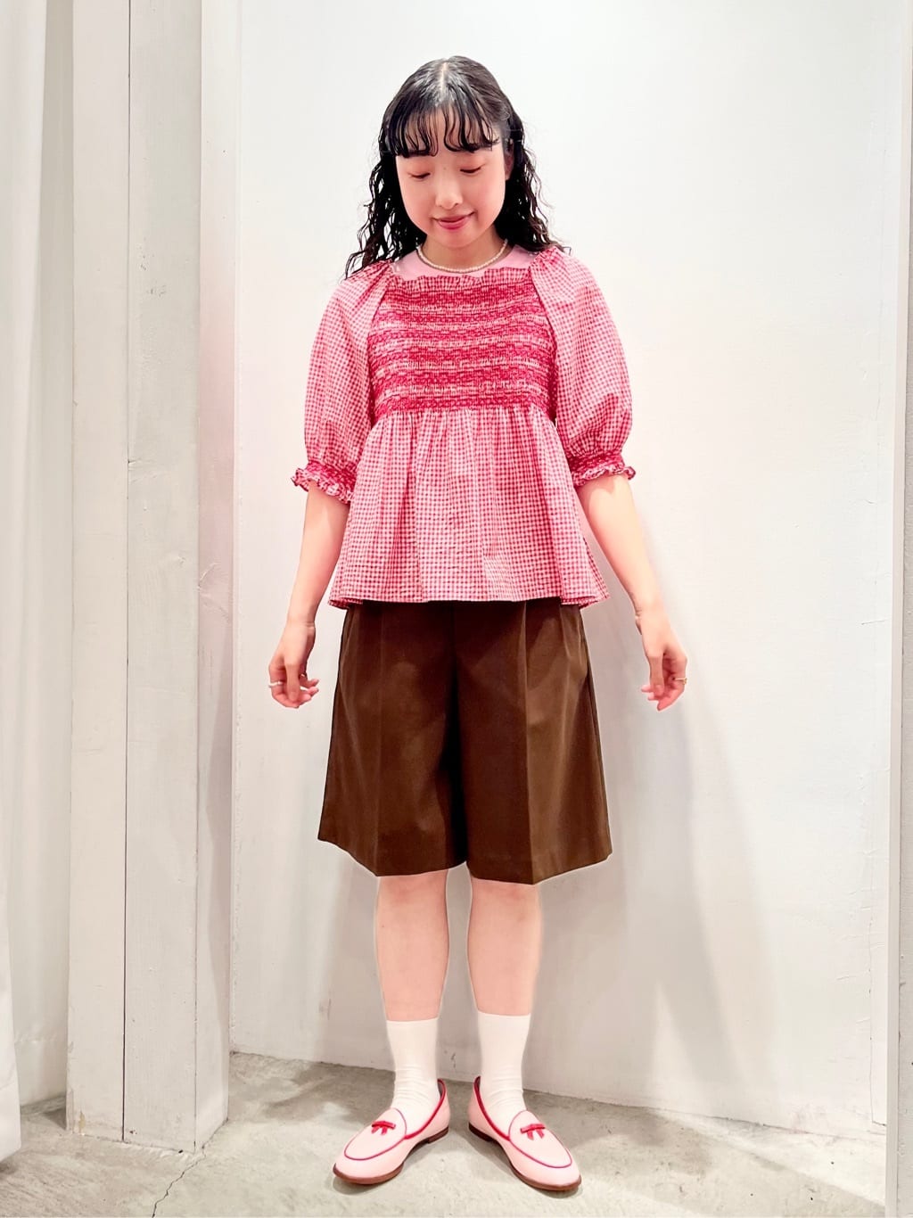 CHILD WOMAN hH 2025.05.02