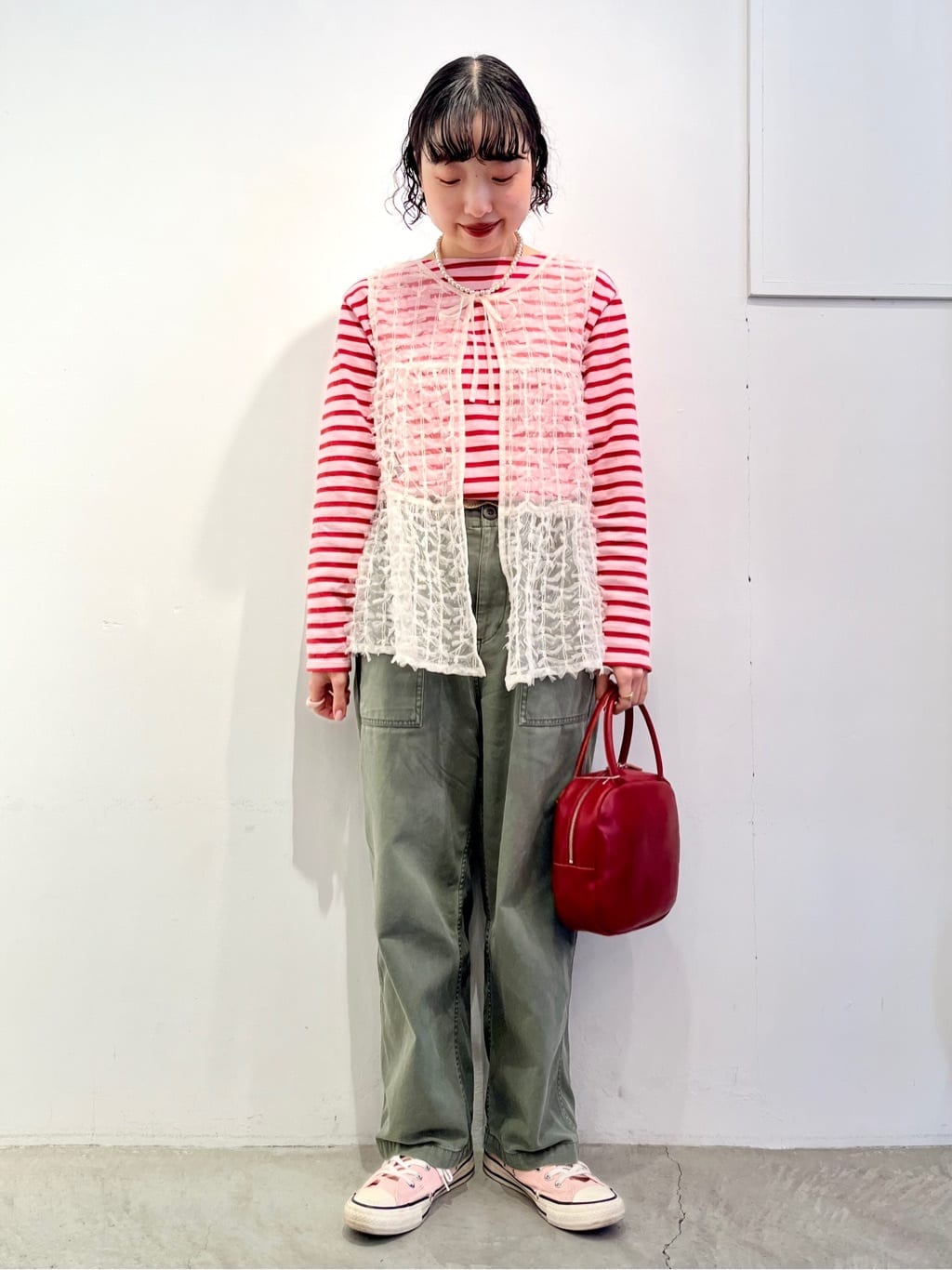 CHILD WOMAN hH 2025.03.21