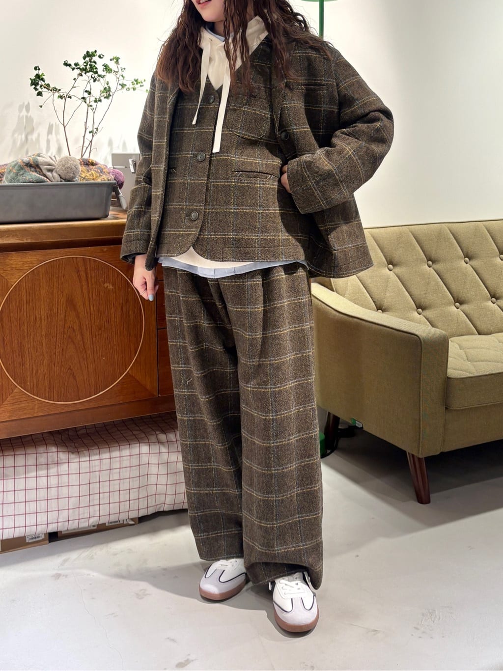 PAR ICI �s����w�H�ʓX �g���F153cm 2025.10.28