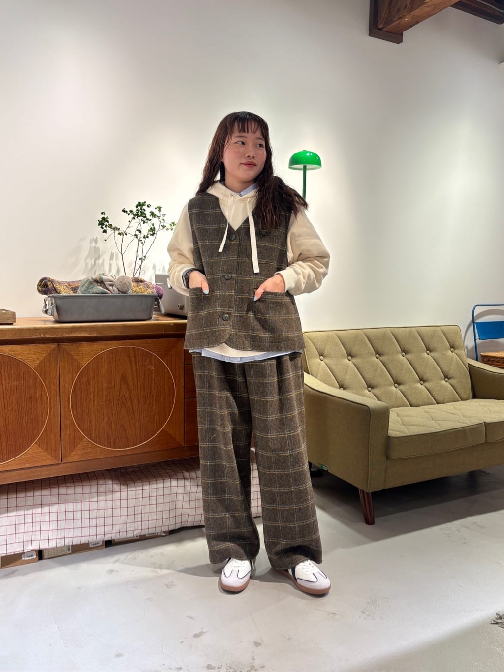 PAR ICI �s����w�H�ʓX �g���F153cm 2025.10.28