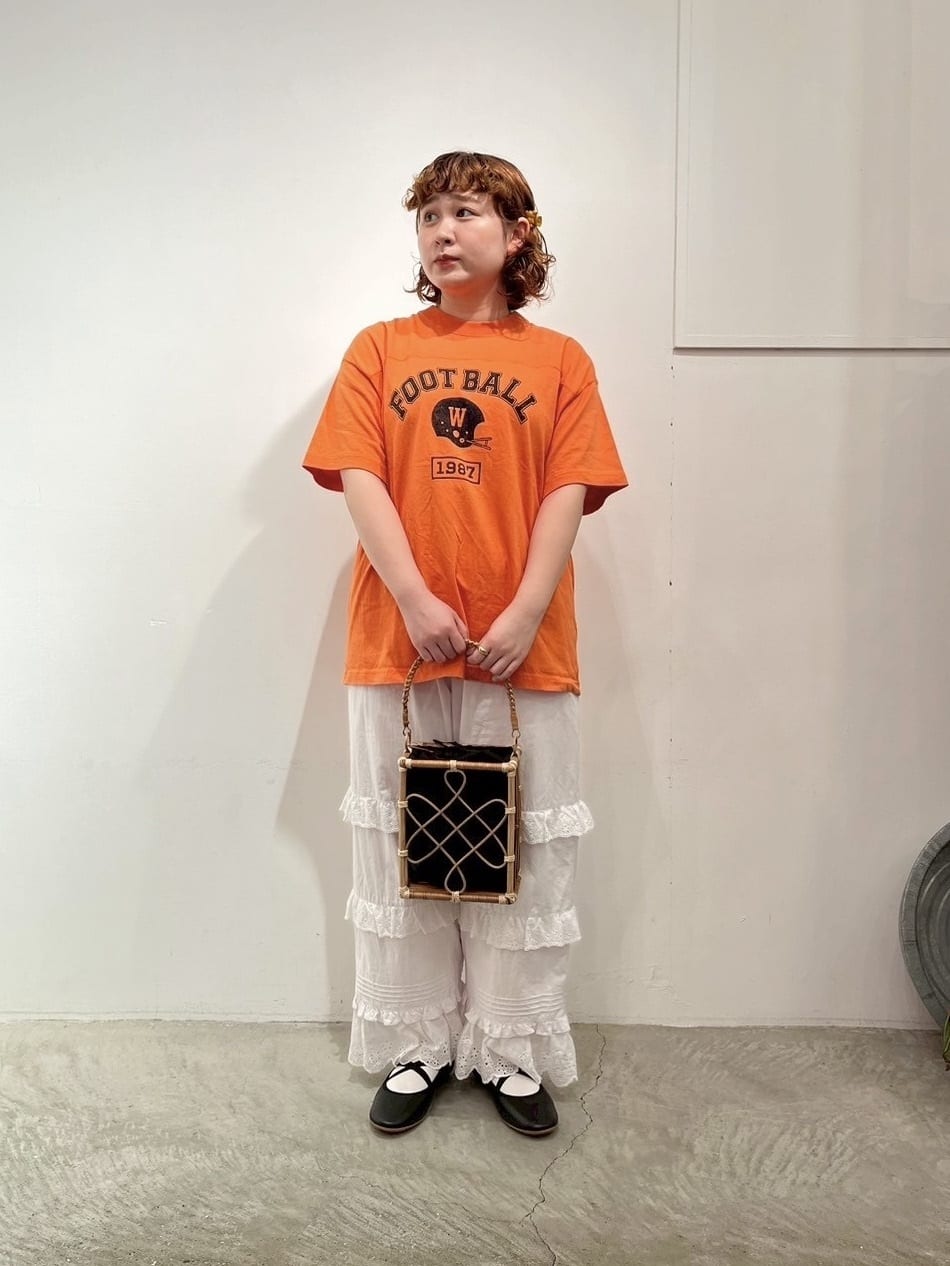 CHILD WOMAN hH 2025.05.13