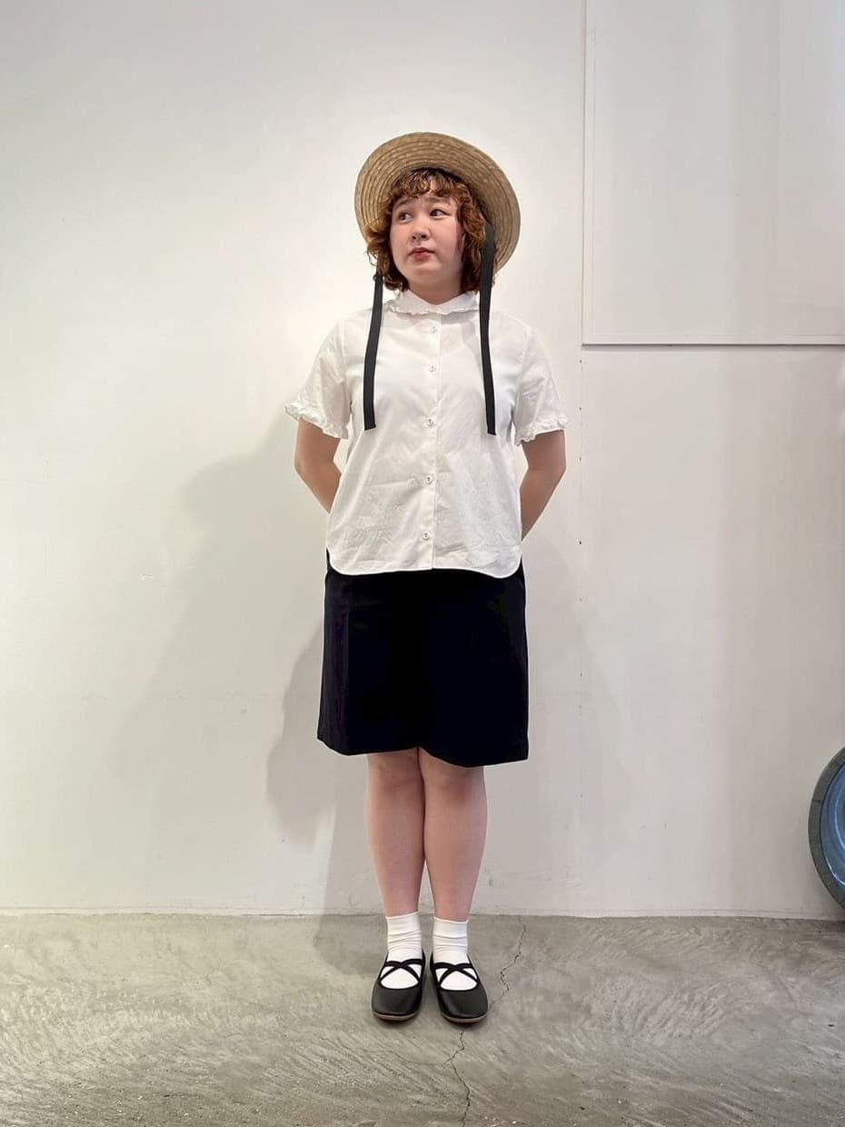 CHILD WOMAN hH