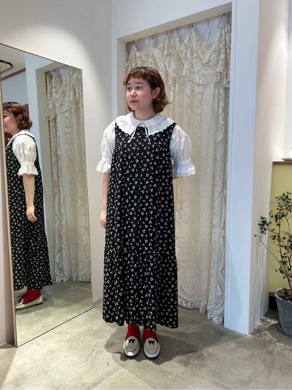 CHILD WOMAN hH