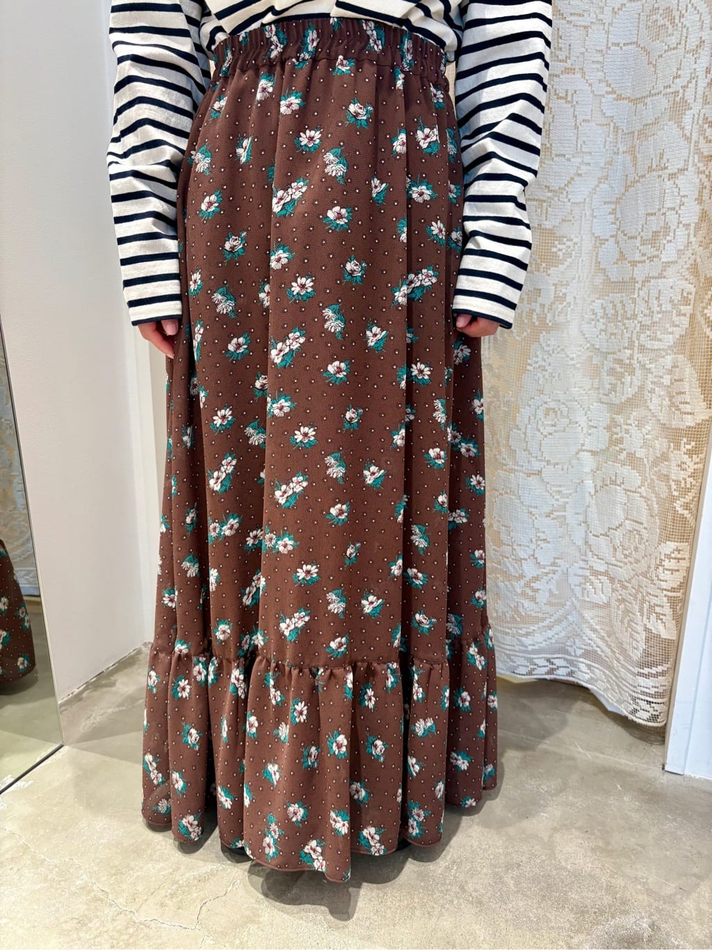 CHILD WOMAN 吉祥寺路面 身長:149cm 2025.04.03 CHILD WOMAN 吉祥寺路面 身長:149cm 2025.04.03