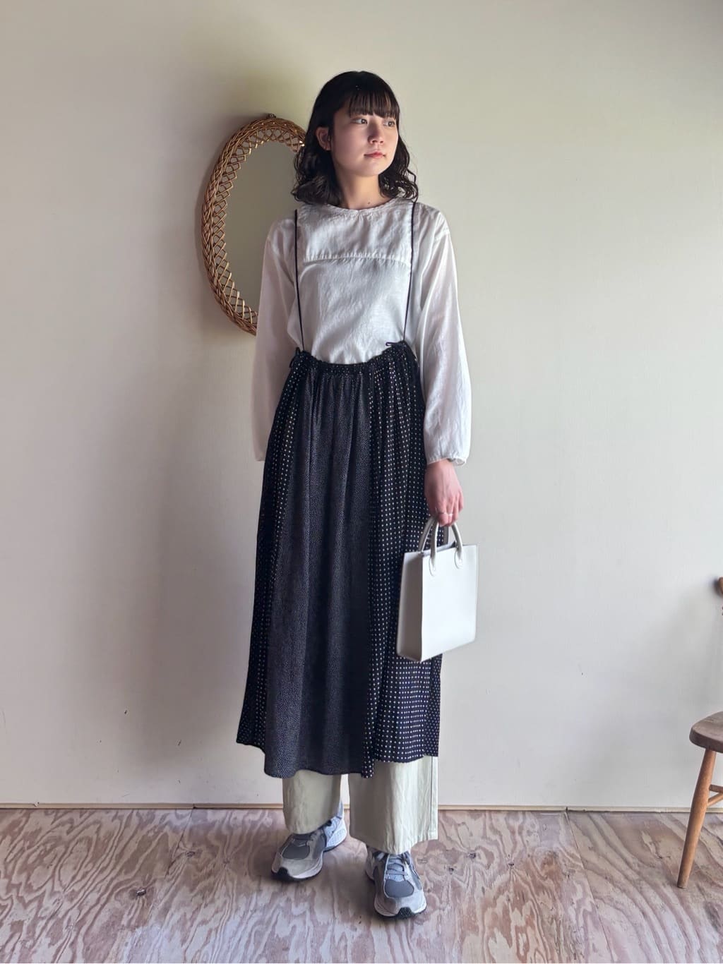 yuni 柄スカート yuni(ユニ イズ ライク ア フラワー トゥー ミー) 花ペイント