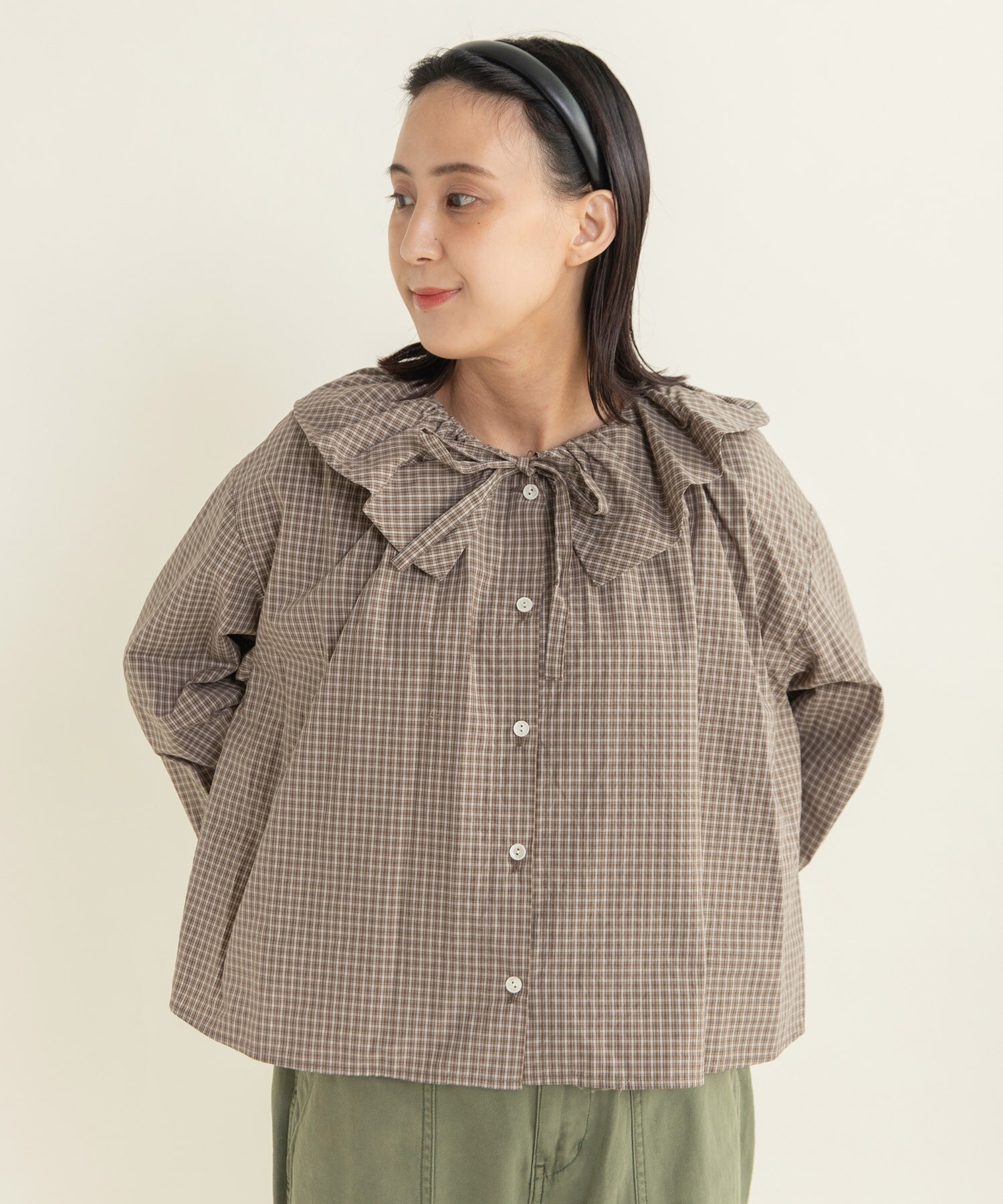 お値下げ！新品未使用✨【DRESSTERIOR】フリルブラウス 36 グリーン お値下げ！新品未使用✨【DRESSTERIOR】フリルブラウス 36