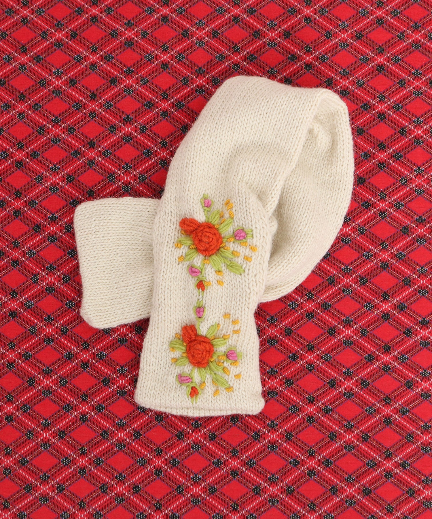 familiar キャラクター刺繍マフラー 90-120 familiar キャラクター刺繍