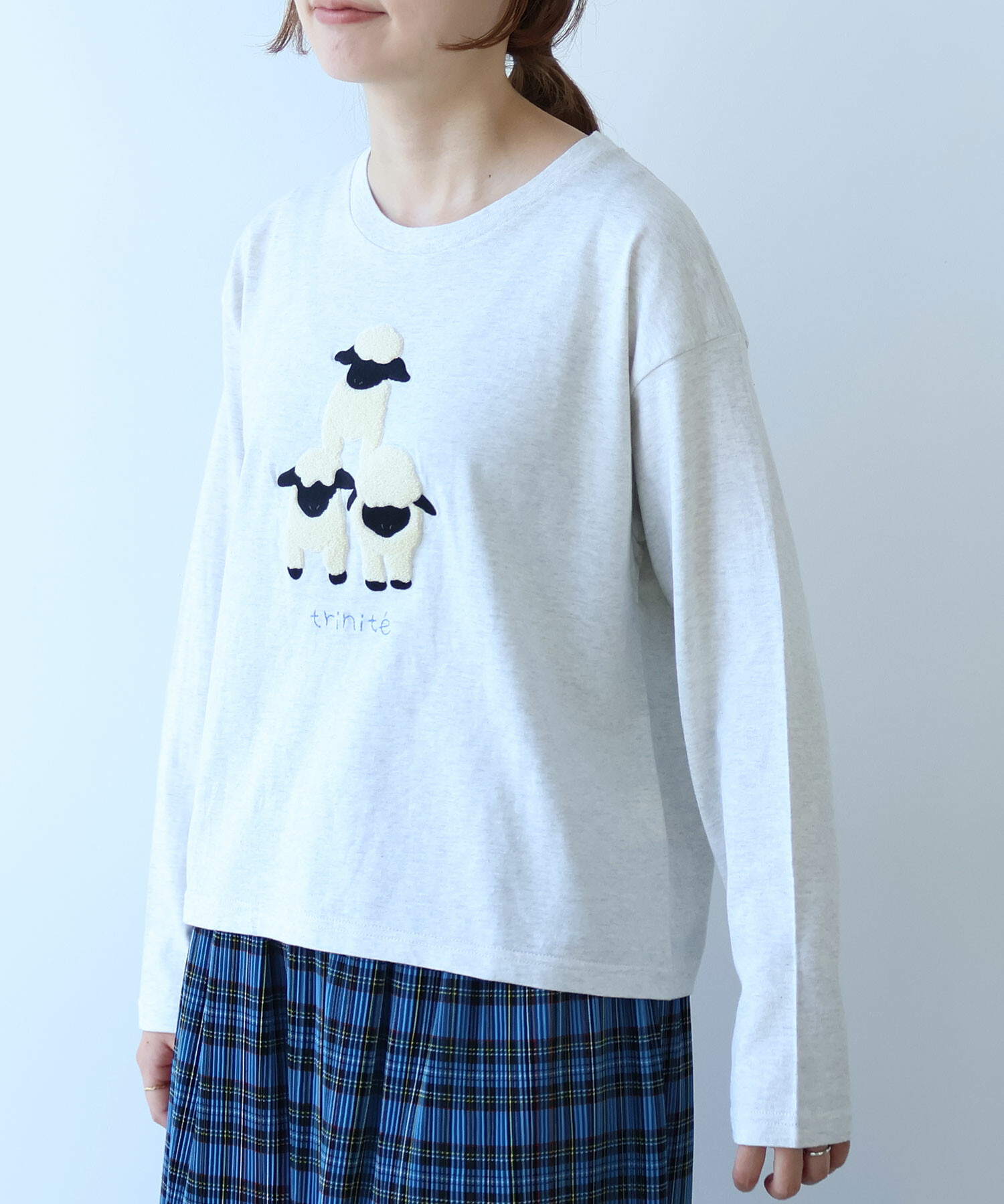 AMBIDEX Store ○ ひつじ刺繍 Tシャツ(F オートミール): bulle