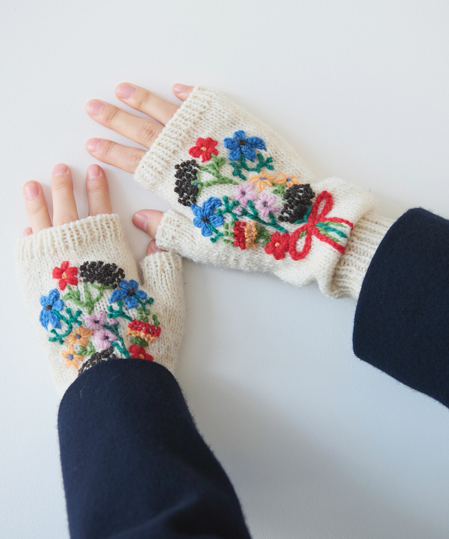 AMBIDEX Store 〇 ペルーハンドニット ブーケ刺繍 グローブ(F コゲチャ