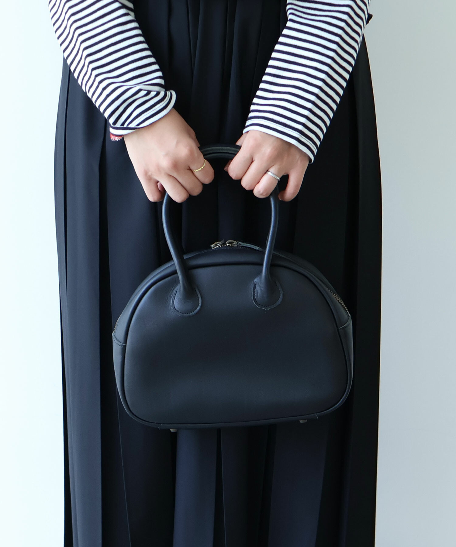 ✨新品未使用✨bulle de savon 上質カシミヤ ケープ ダークネイビー AMBIDEX Store ○ leather daikei バッグ(F クロ): bulle de savon