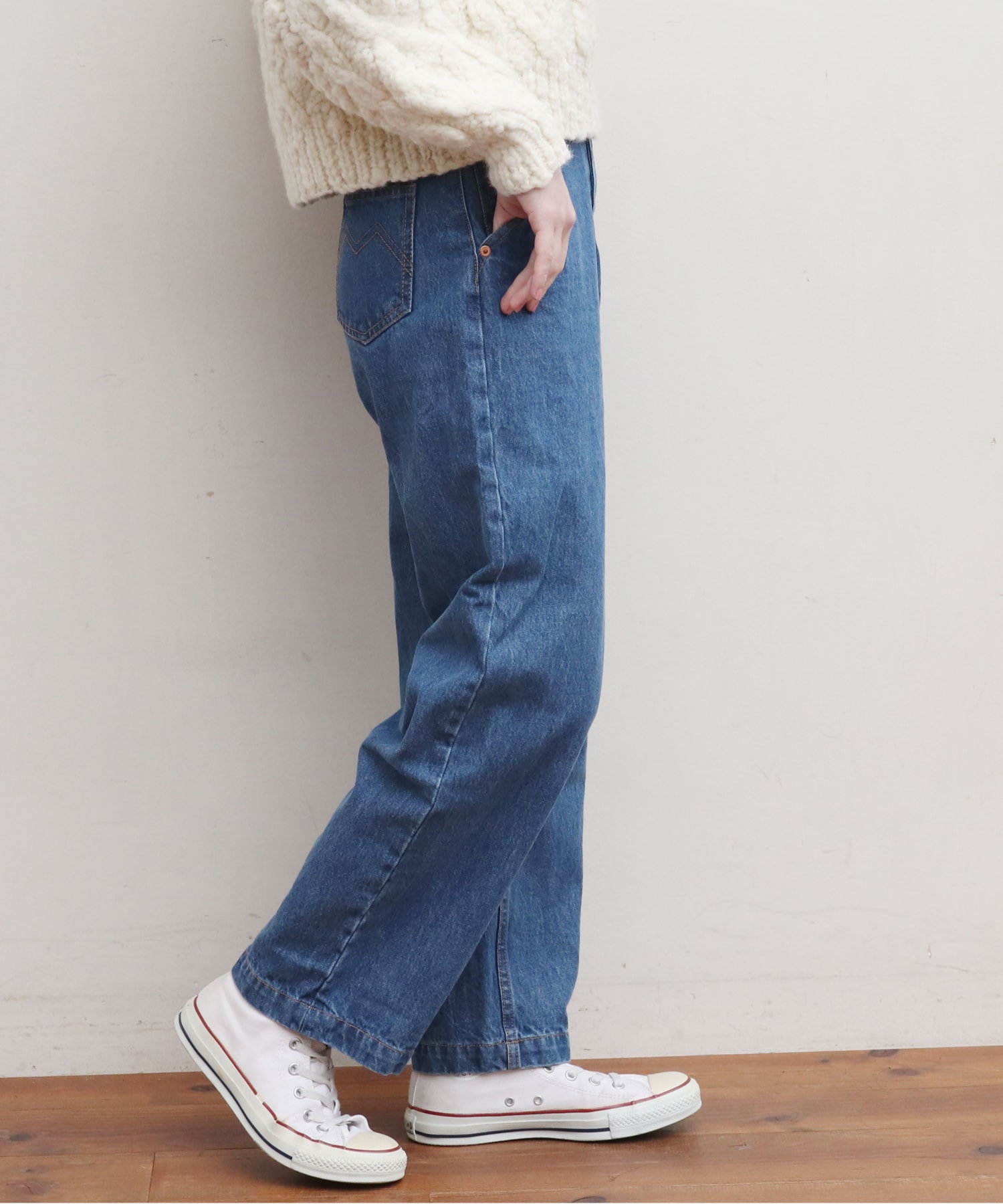 モデル 161cm size:SS