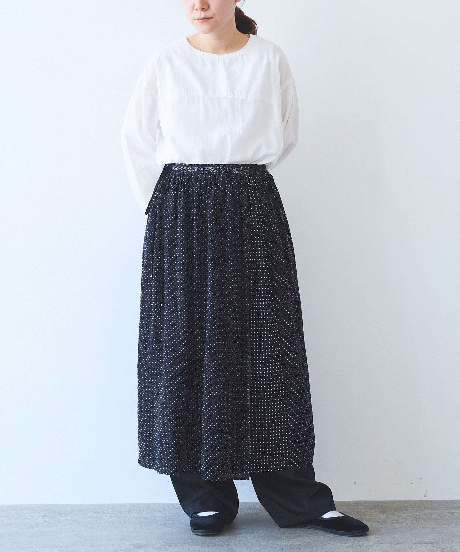 未使用　ビンテージ　マルニ　シルクプリントの美しいスカート　アンダースカート付き 未使用 ビンテージ マルニ シルクプリントの美しいスカート アンダー