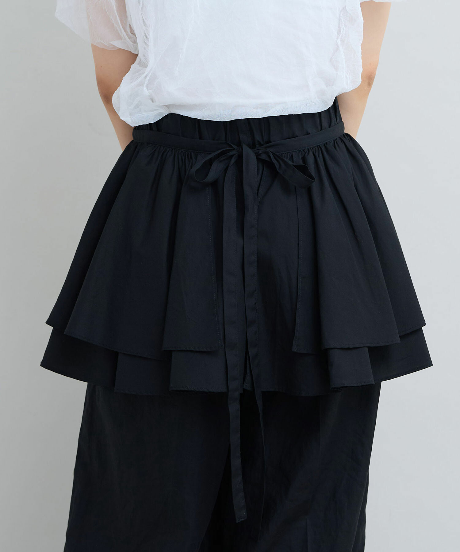 ONMO CIRCLE LAYERED DOCKING スカート　ブラック トリプルクロス タックフレアスカート｜軽くてふっくらした三重織り
