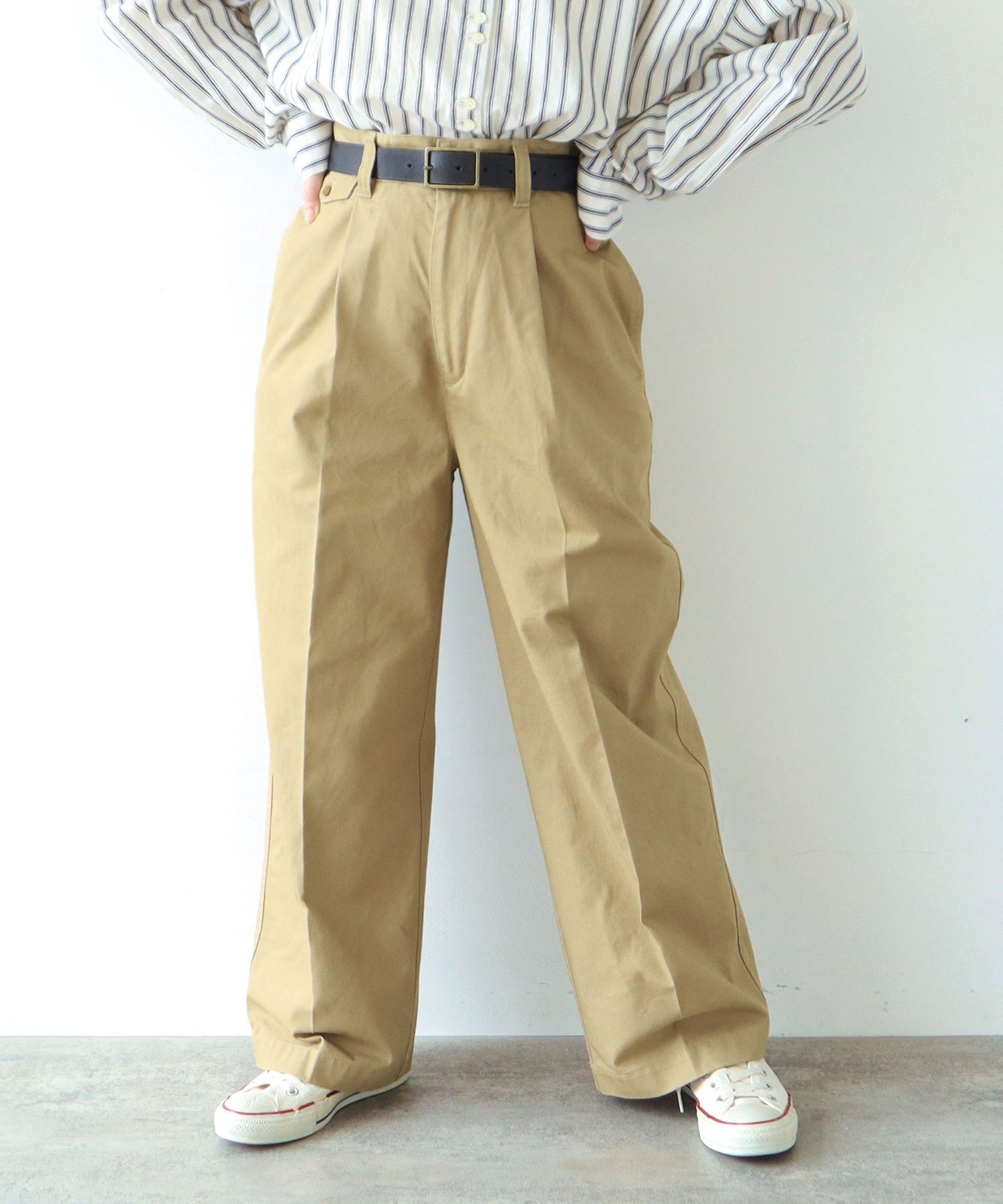 FUJI ベージュ プリーツ入り スラックス M FUJI ベージュ プリーツ入り