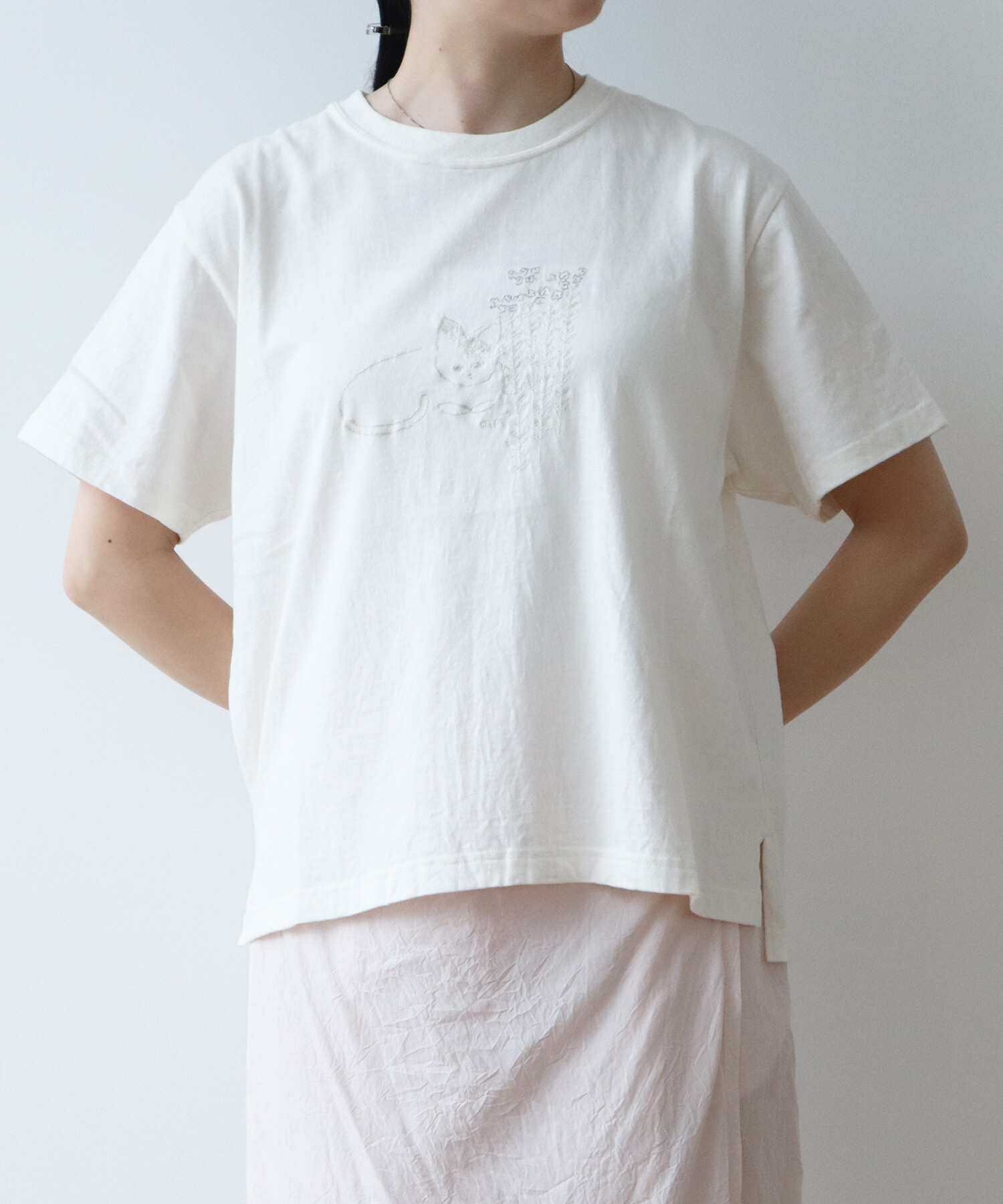 AMBIDEX Store 〇qiri ネコ Tシャツ(フリー ベージュ): FLAT-cic-HATENA