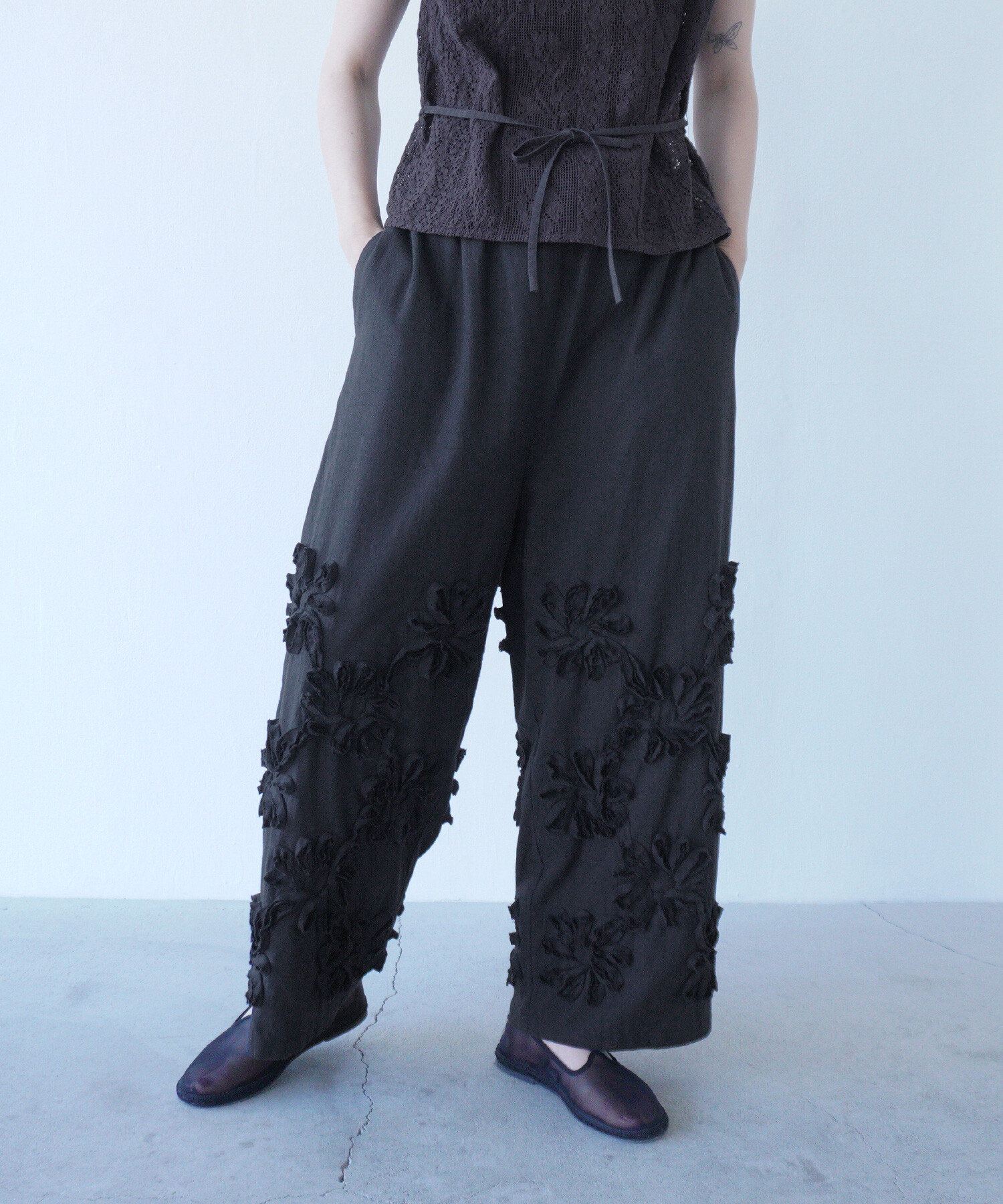 AMBIDEX Store 〇rondo ribbon embroidery ギャザーパンツ(F ブルー