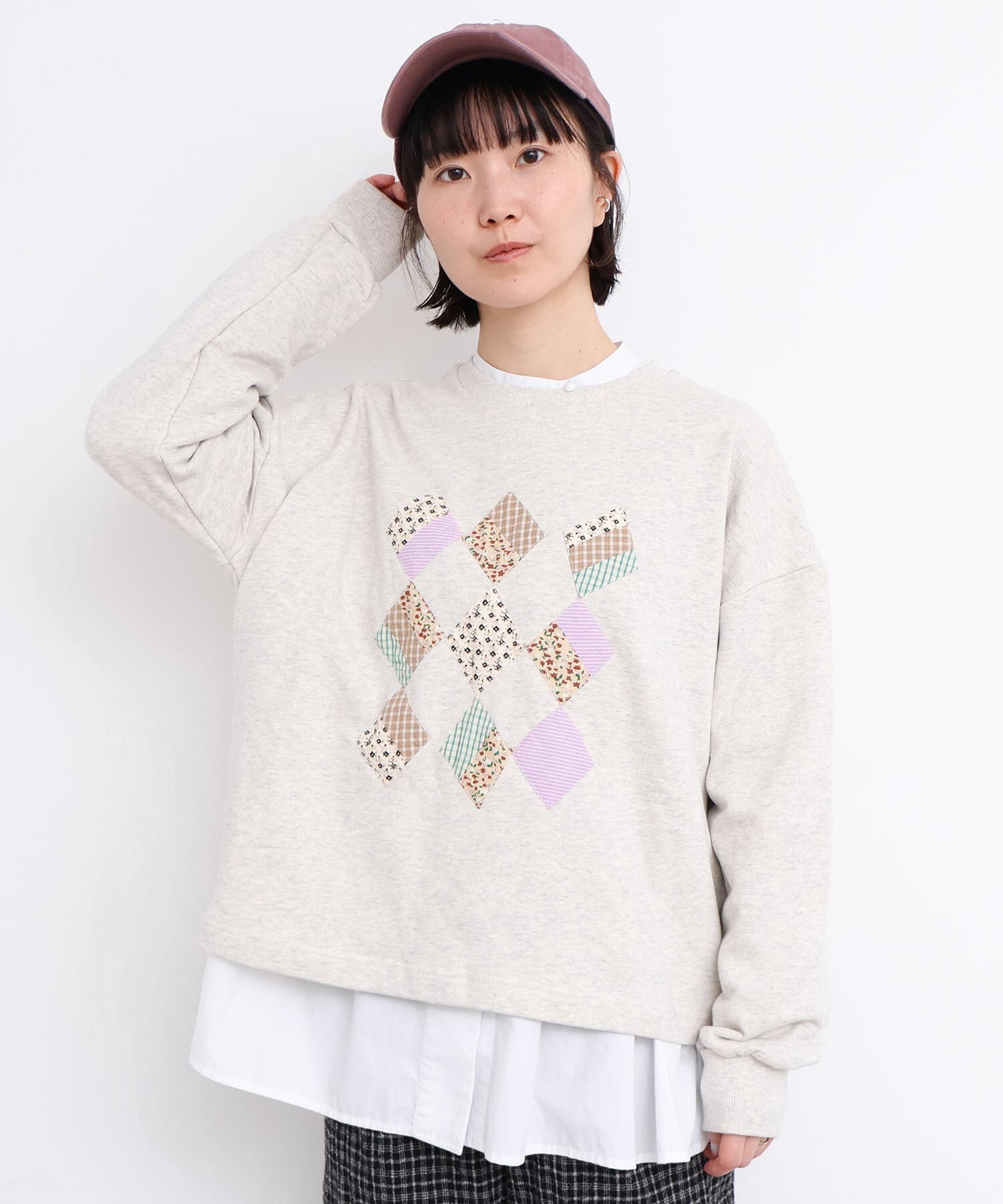 AMBIDEX Store ○キルトのようなアップリケ裏毛プルオーバー (F コン