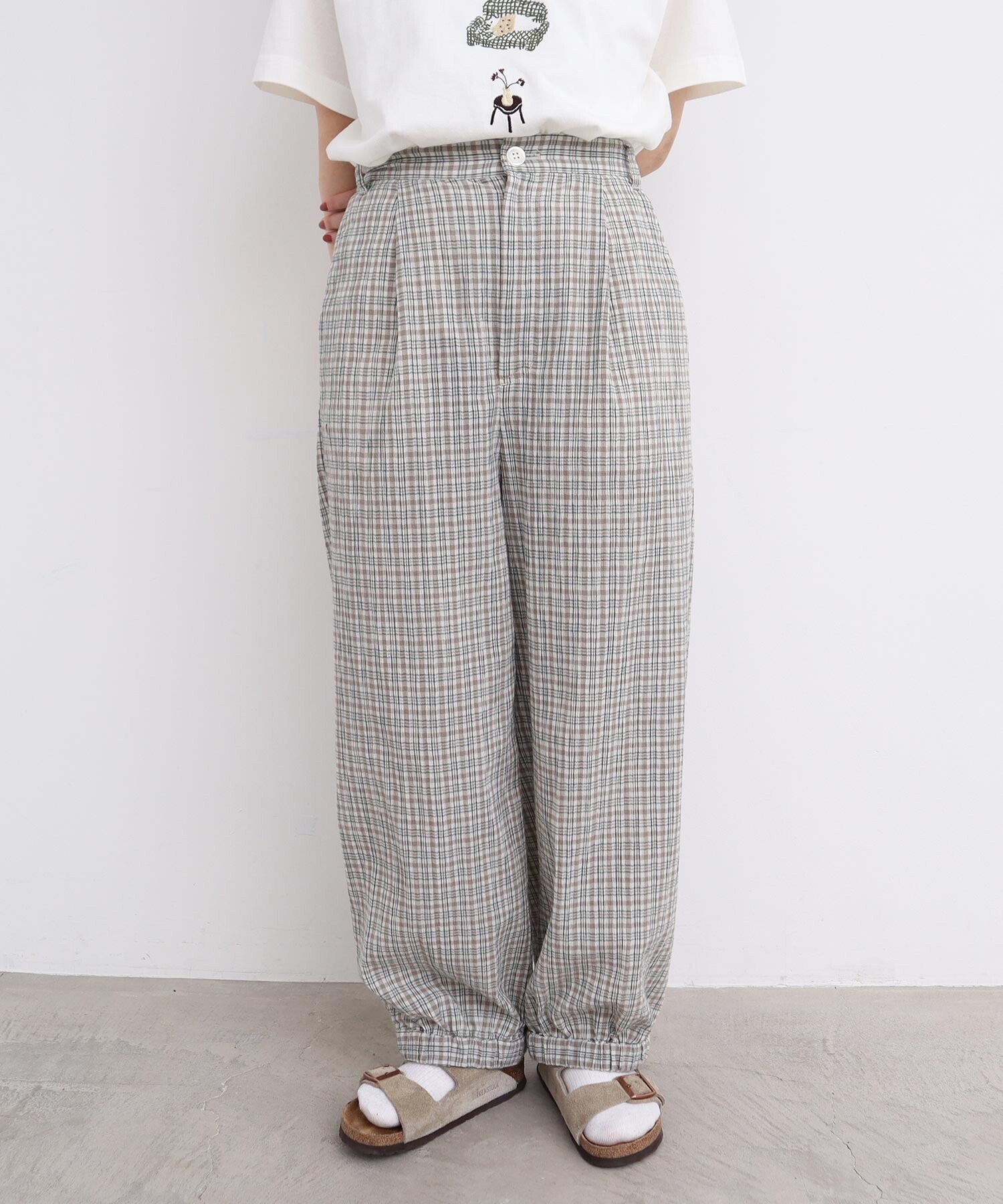 美品★l'atelier du savonくしゃっとチェックの裾しぼりパンツ l'atelier du savon（アトリエドサボン）の「○くしゃっと
