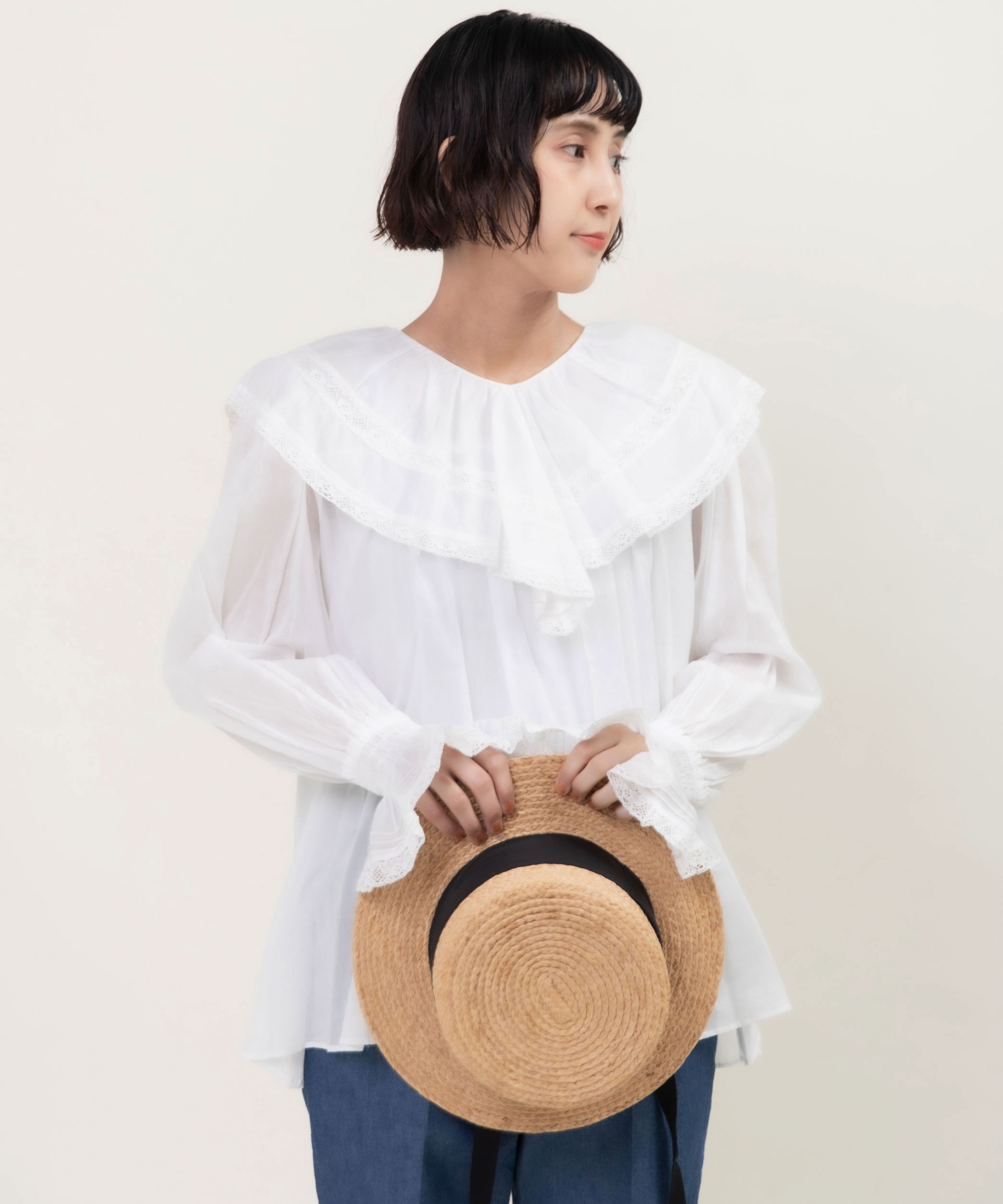 80ボイルレース ピンタックラッフルケープ襟ブラウス