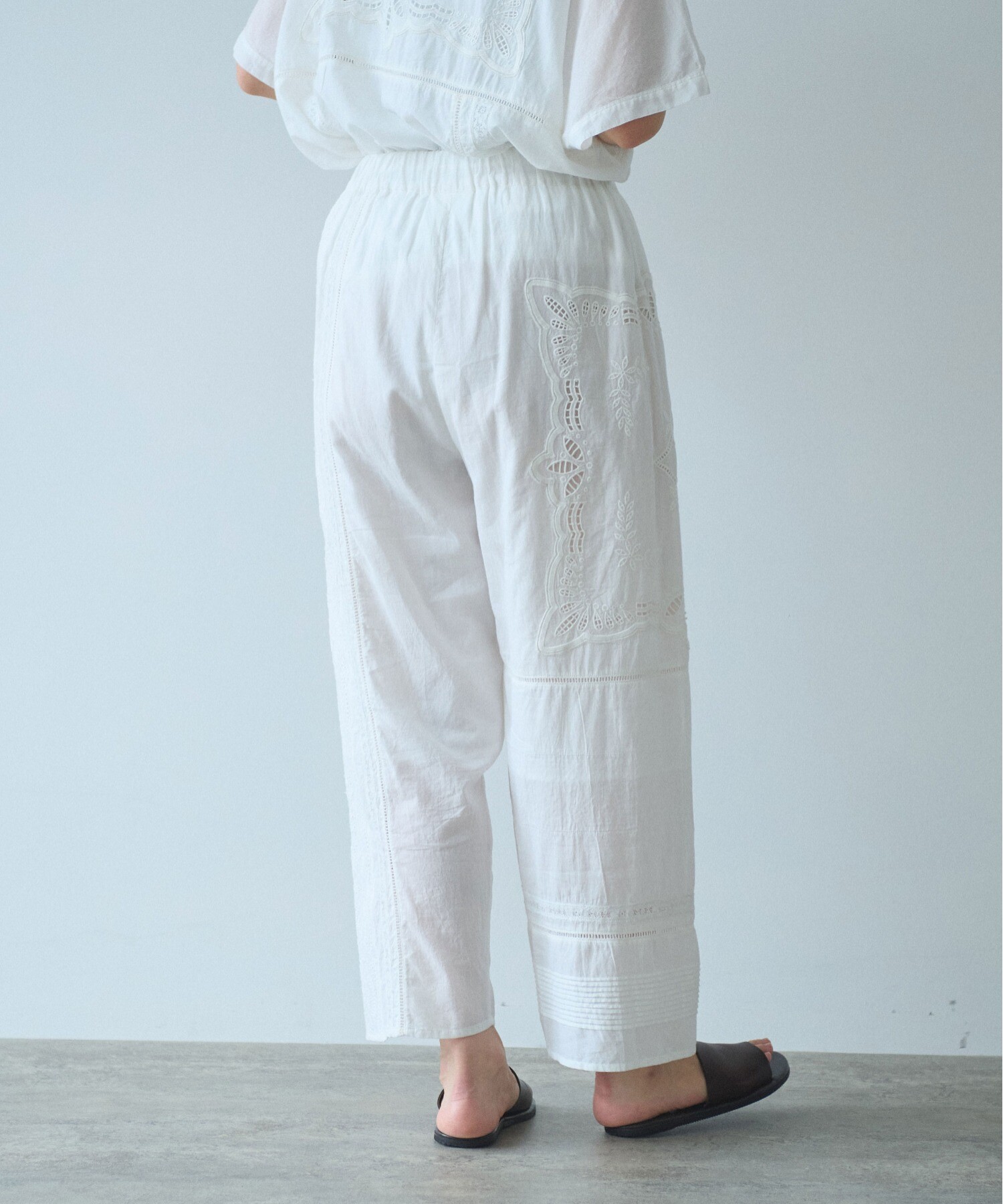期間限定30％OFF! Store AMBIDEX ○カットワーク刺繍 yuni シロ): ワイドパンツ(F パンツ