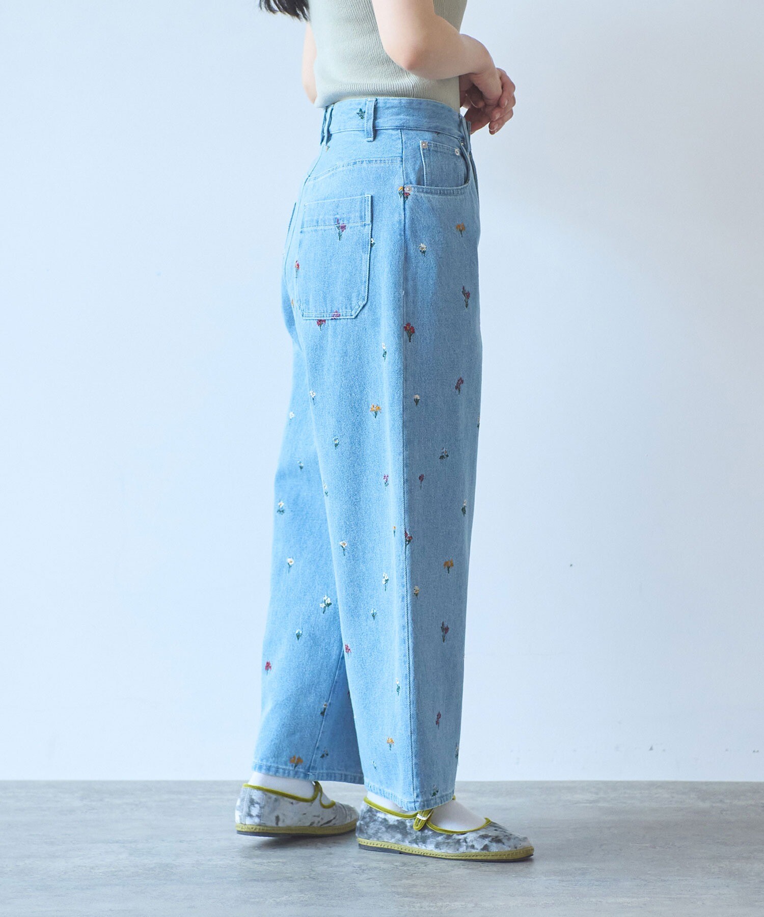 AMBIDEX Store floral embloidely denim 5pkt back gum パンツ(M