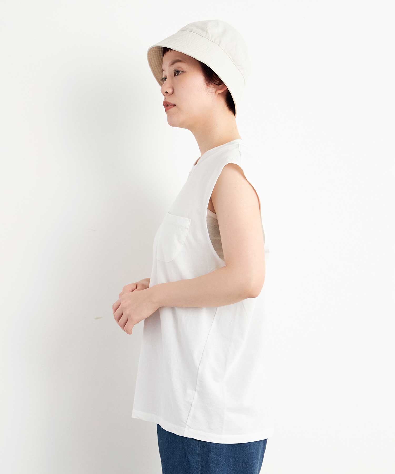 【新品未使用】FORMEフォルム　UVカットノースリーブ　ホワイト AMBIDEX Store △○super mini裏毛 ノースリーブT(F WHITE