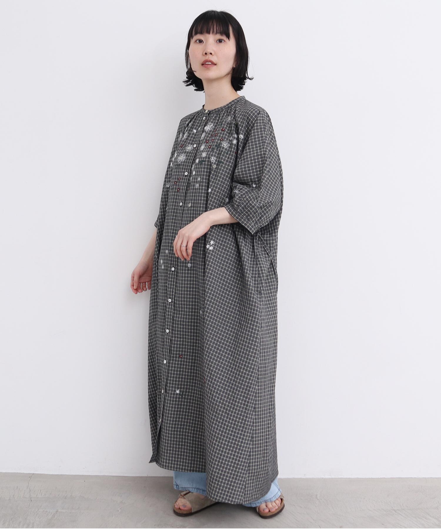 AMBIDEX Store 〇お花スケッチ ファー刺繍 ワンピース (F キナリ