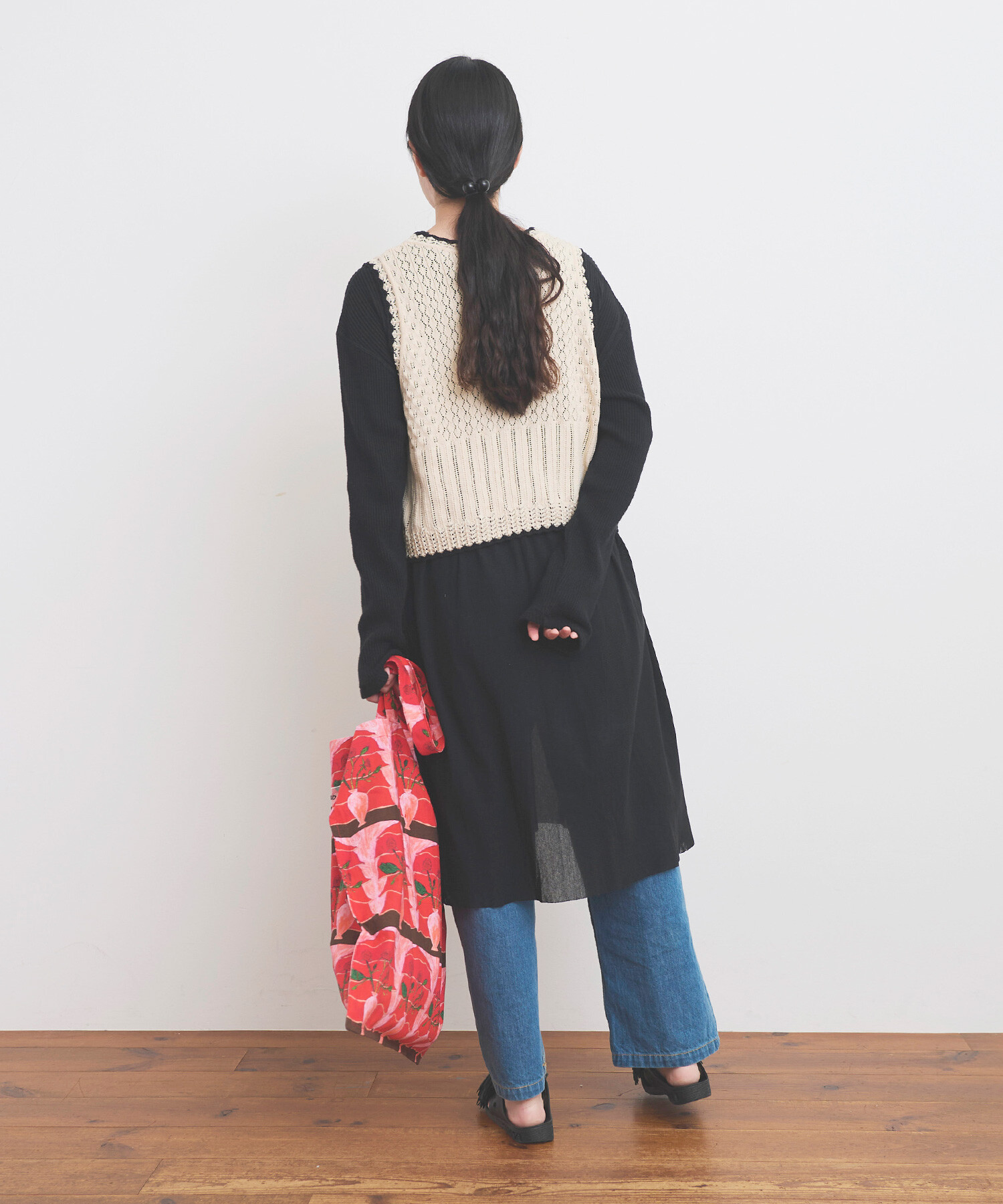 AMBIDEX Store ○〇透かし編みベスト(F クロ): FLAT-cic-HATENA