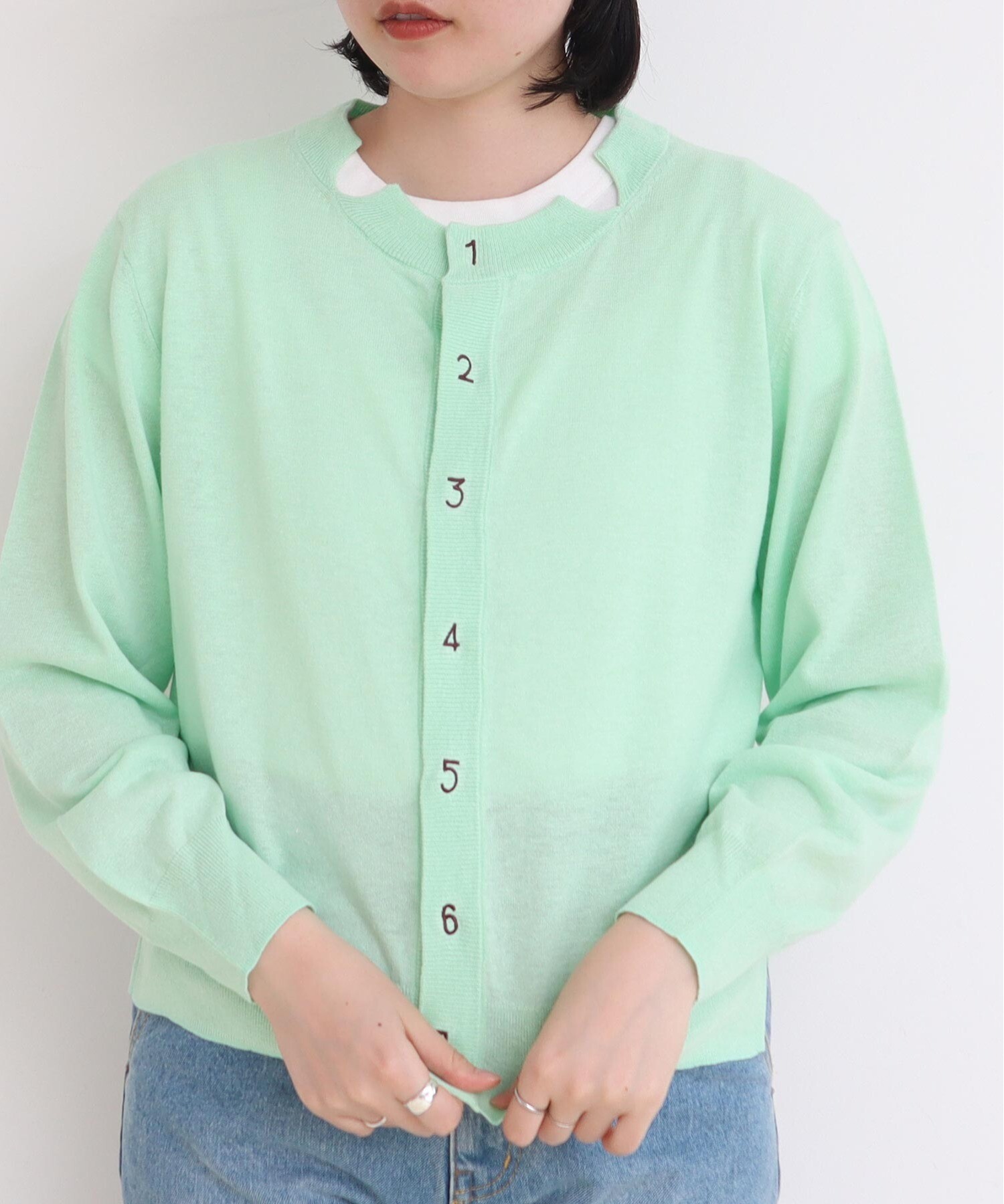 AMBIDEX Store コットンリネン数字刺繍 クルーネック