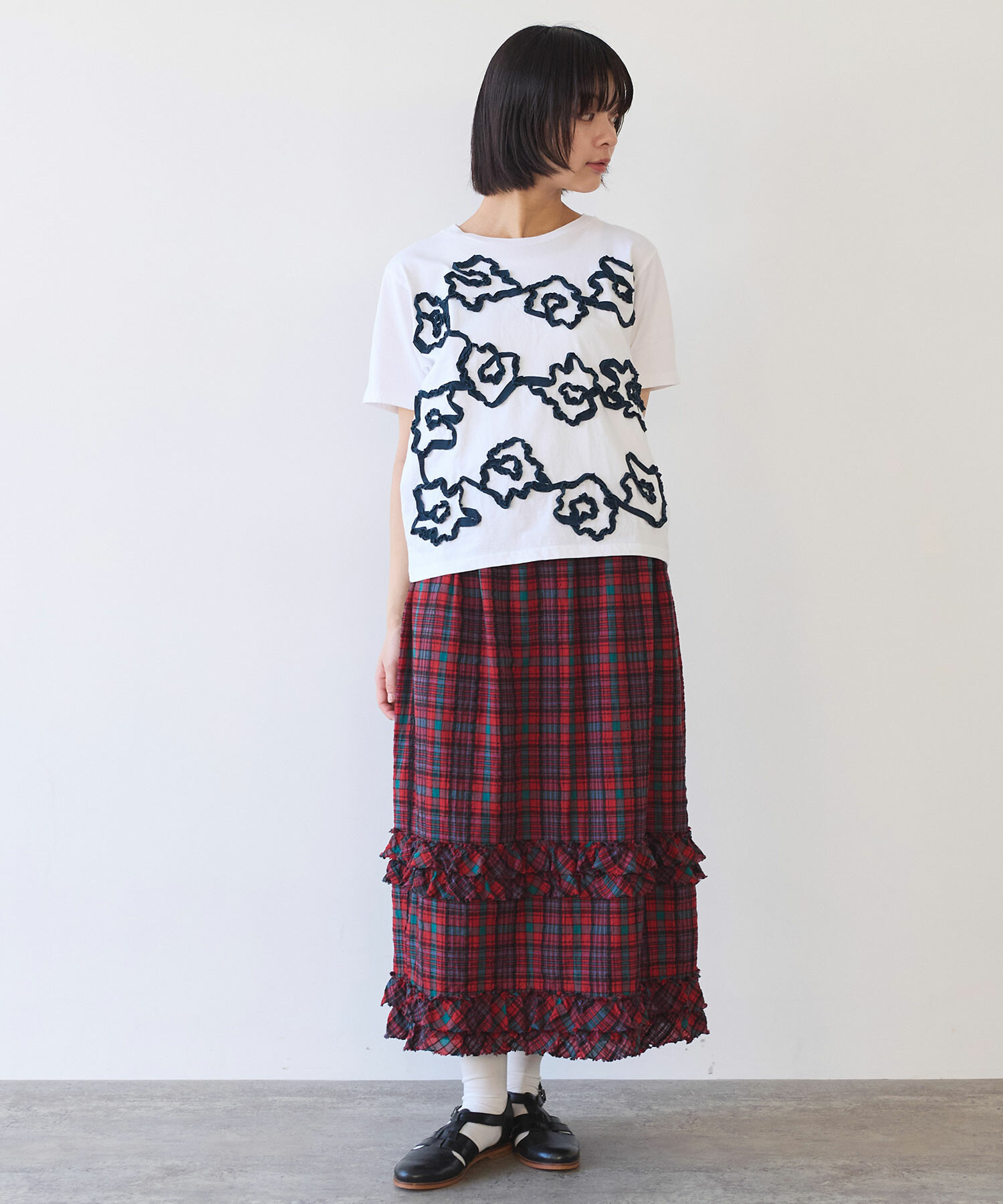 AMBIDEX Store △〇 くるくるはなテープ刺繍 Tシャツ(F コン