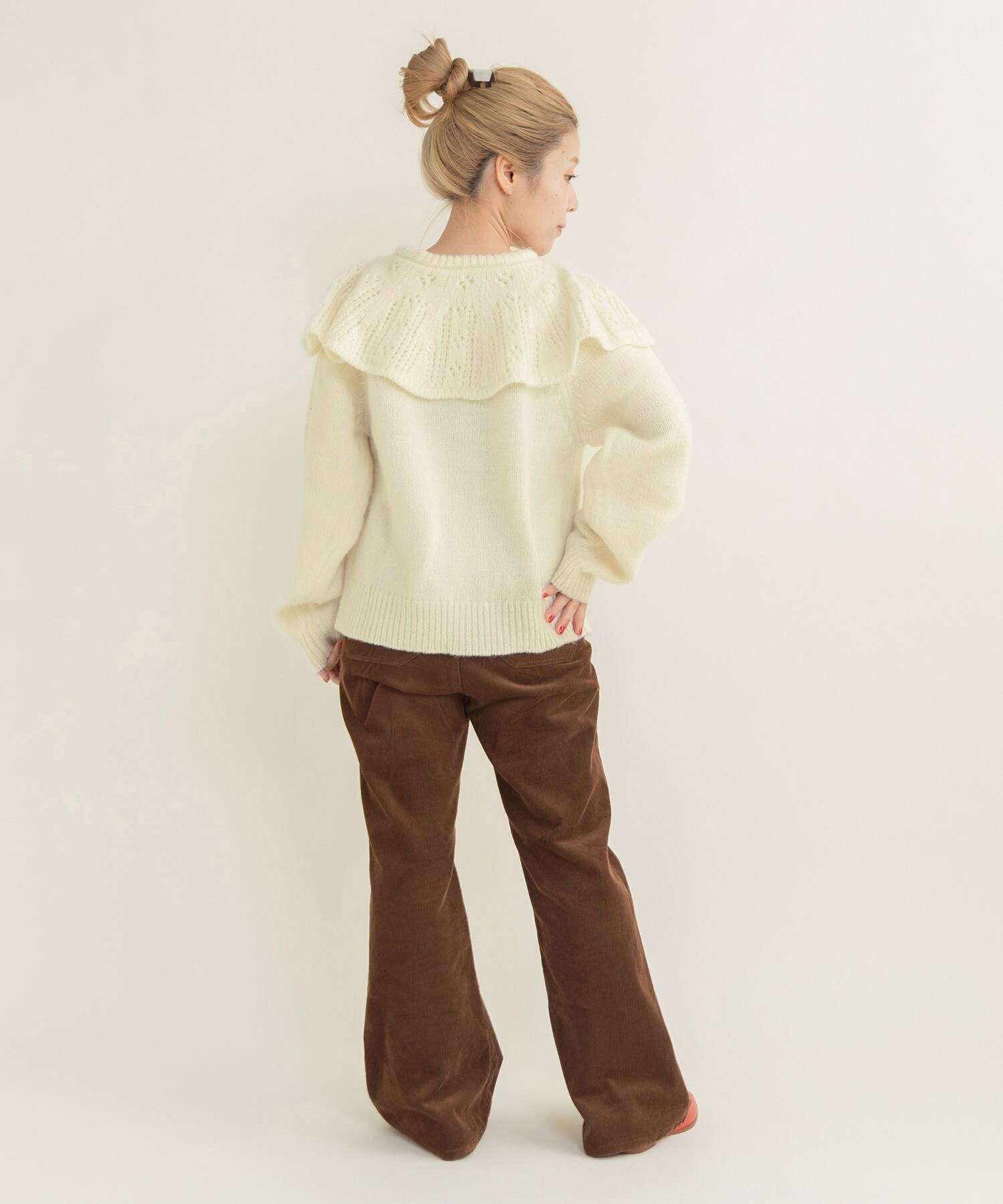 1/3Wool 透かし編みケープ襟プルオーバー AMBIDEX Store ○1/3Wool 透かし編みケープ襟プルオーバー(F キナリ