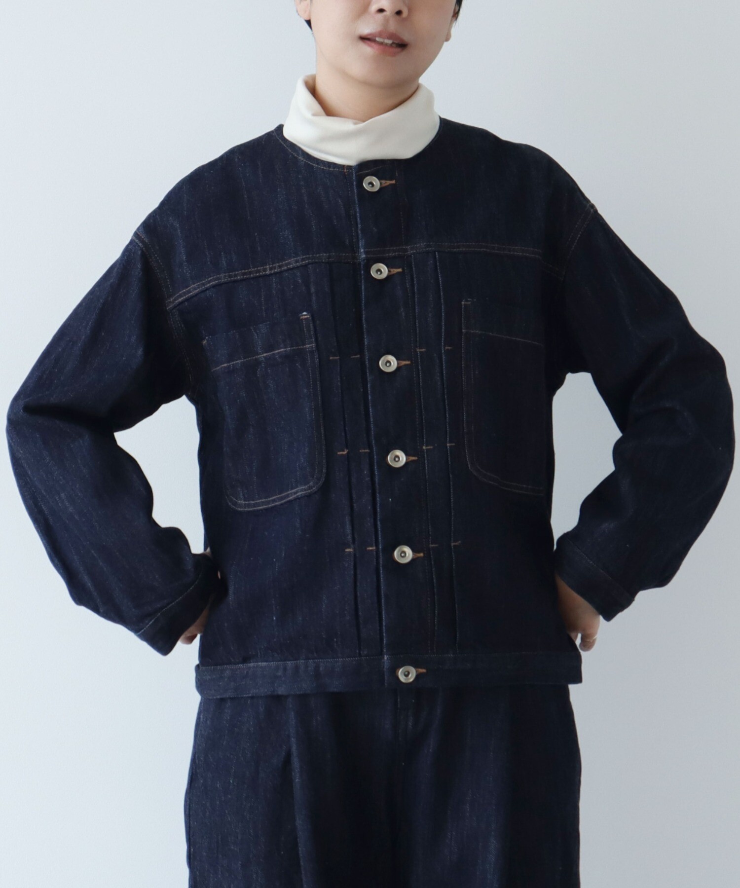 yuni コットンデニムノーカラーブルゾン yuni（ユニ ）の「△cotton denim ノーカラー ブルゾン（デニム