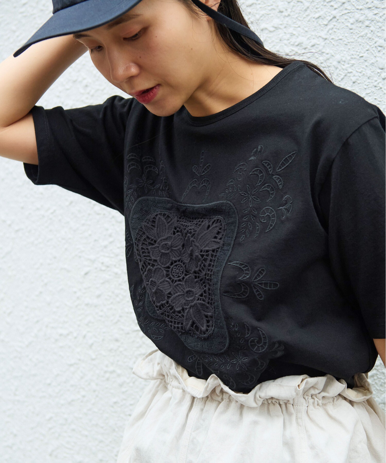新品　yuni ユニ 花刺繍 Tシャツ ブラック AMBIDEX アンビデックス AMBIDEX Store 【予約販売】△○コットンレース刺繍Tシャツ(F