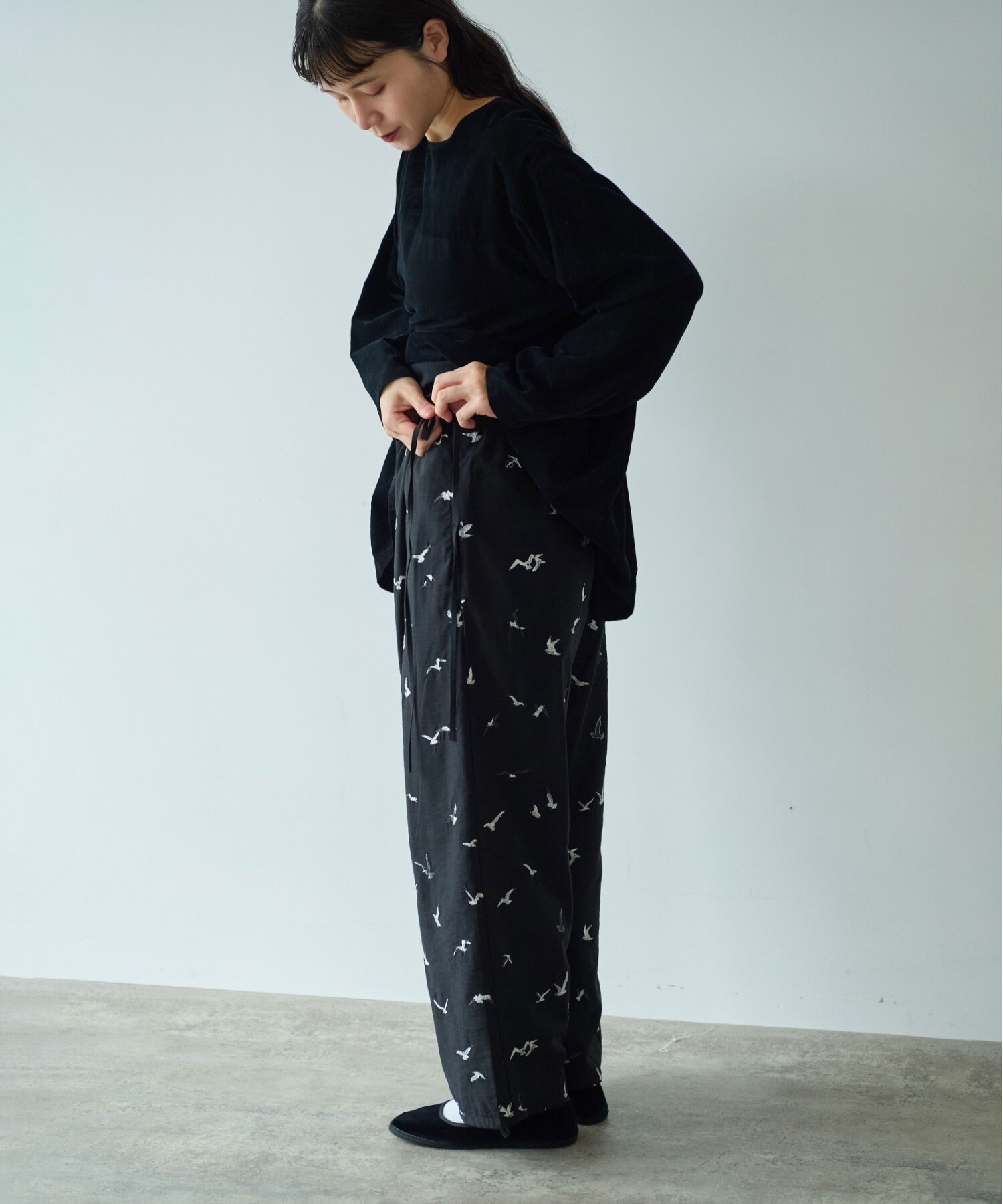 AMBIDEX Store ○bird刺繍 drawstrings パンツ(F クロ): yuni