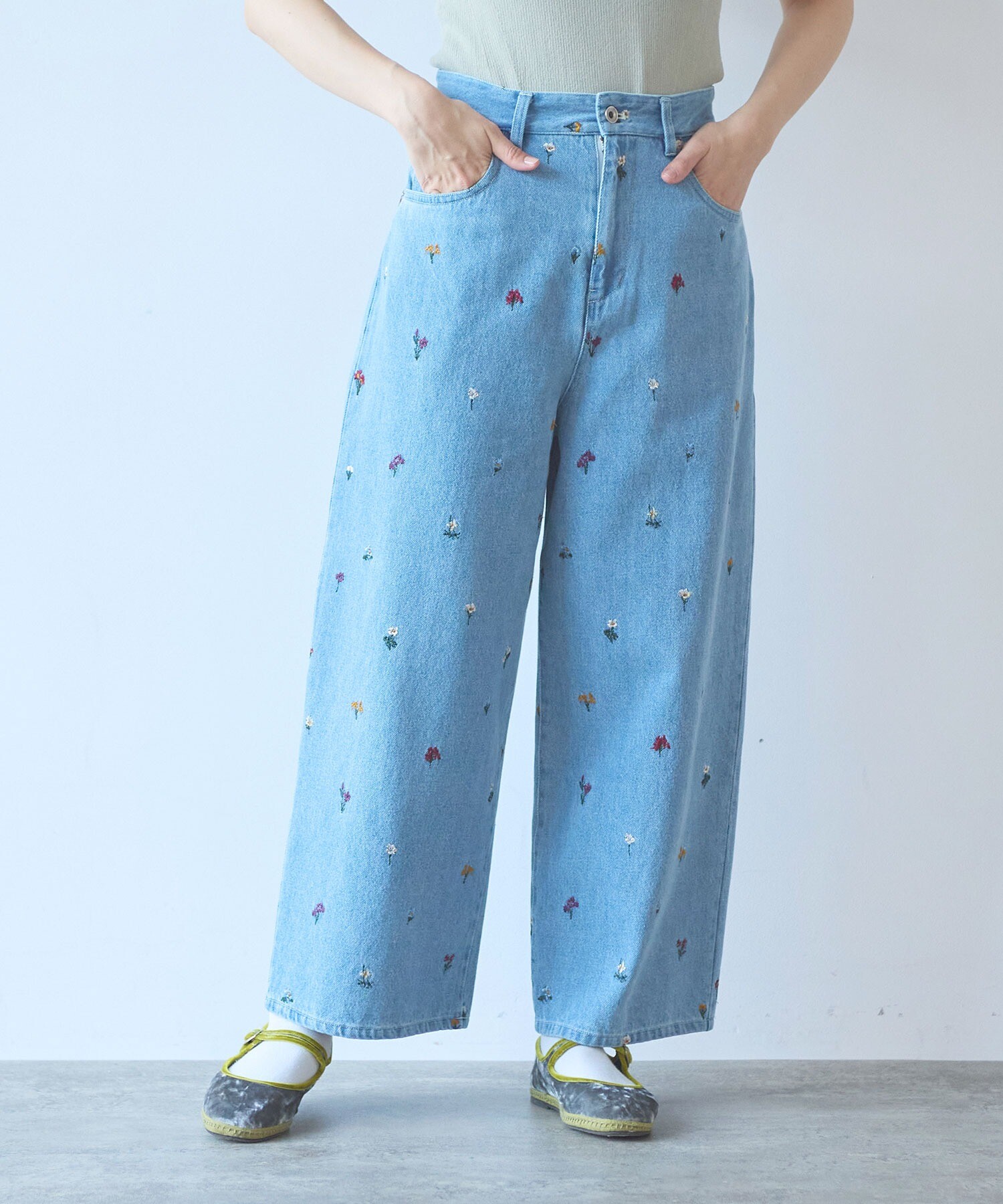 AMBIDEX Store floral embloidely denim 5pkt back gum パンツ(M