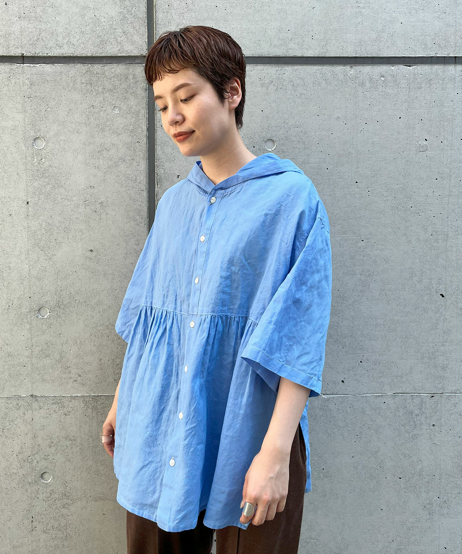 立体感のある刺繍がトレンドムード。paeanバック ウェーブコード