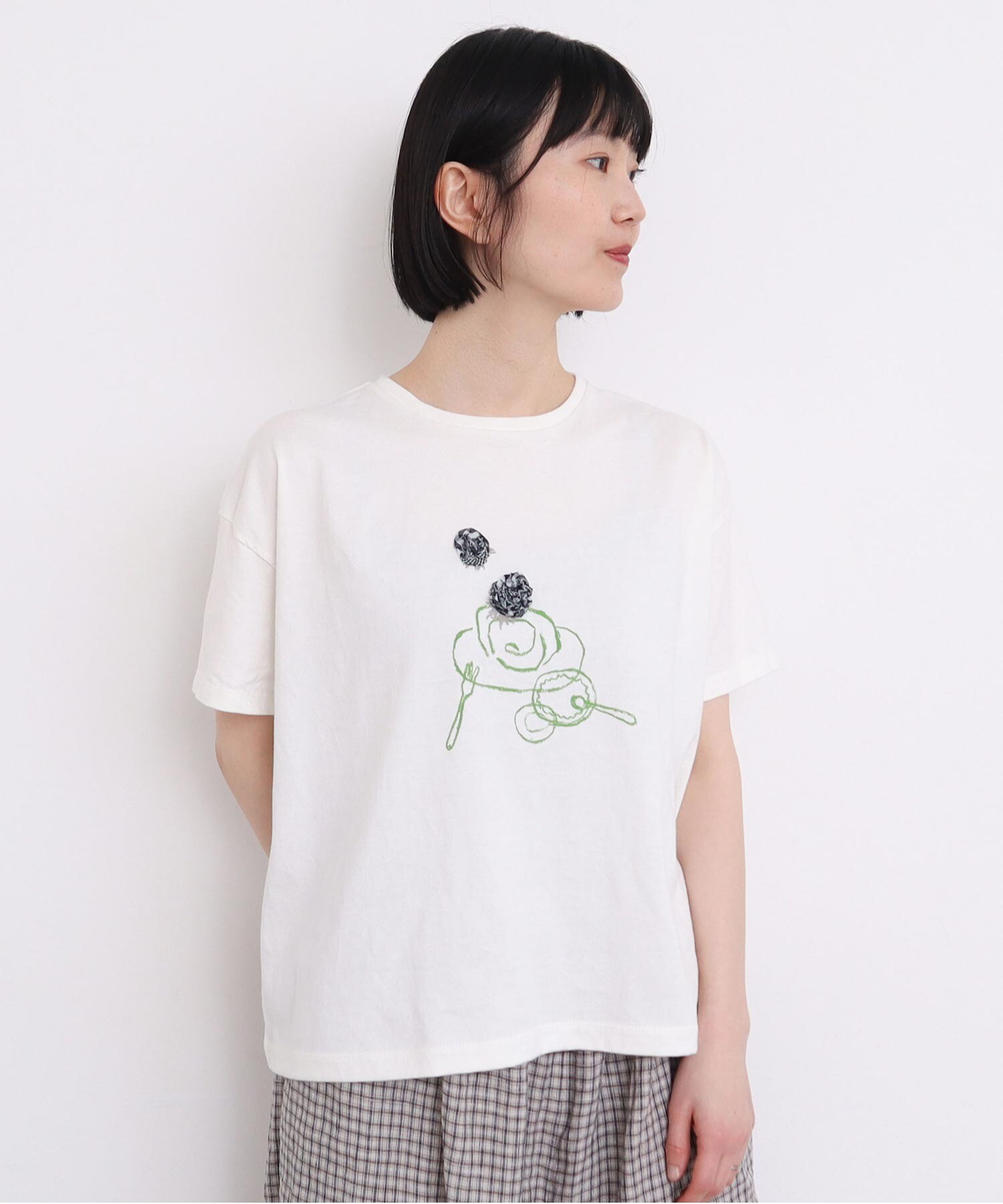 人気メーカー・ブランド Store AMBIDEX 〇おやつの時間 l クロ): テープ刺繍Tシャツ(F トップス