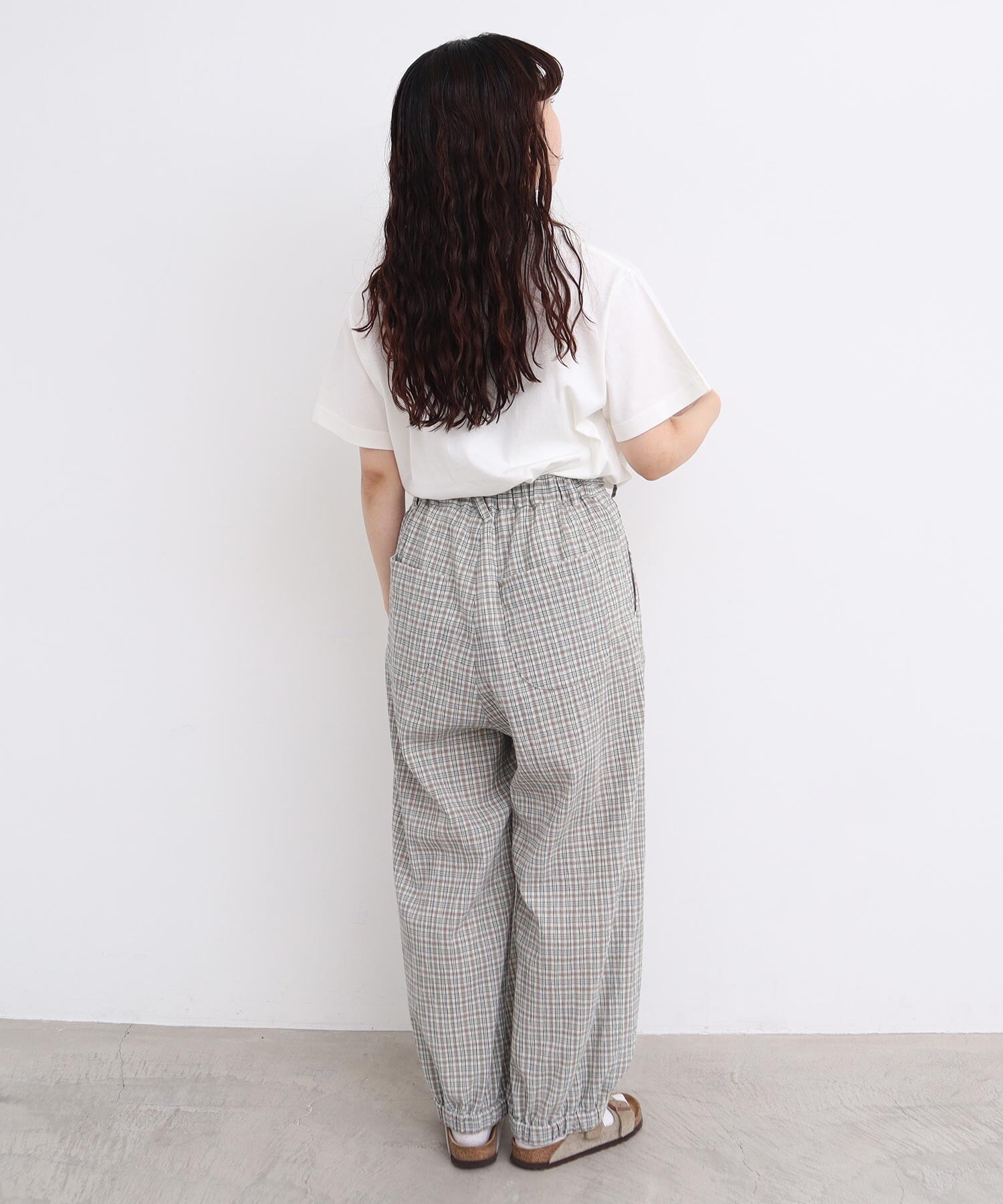麻100% OLLEBOREBLA パンツ 装飾付き 裾スリット L ベージュ SS/LOOK掲載］リネンライクパイピングパンツ