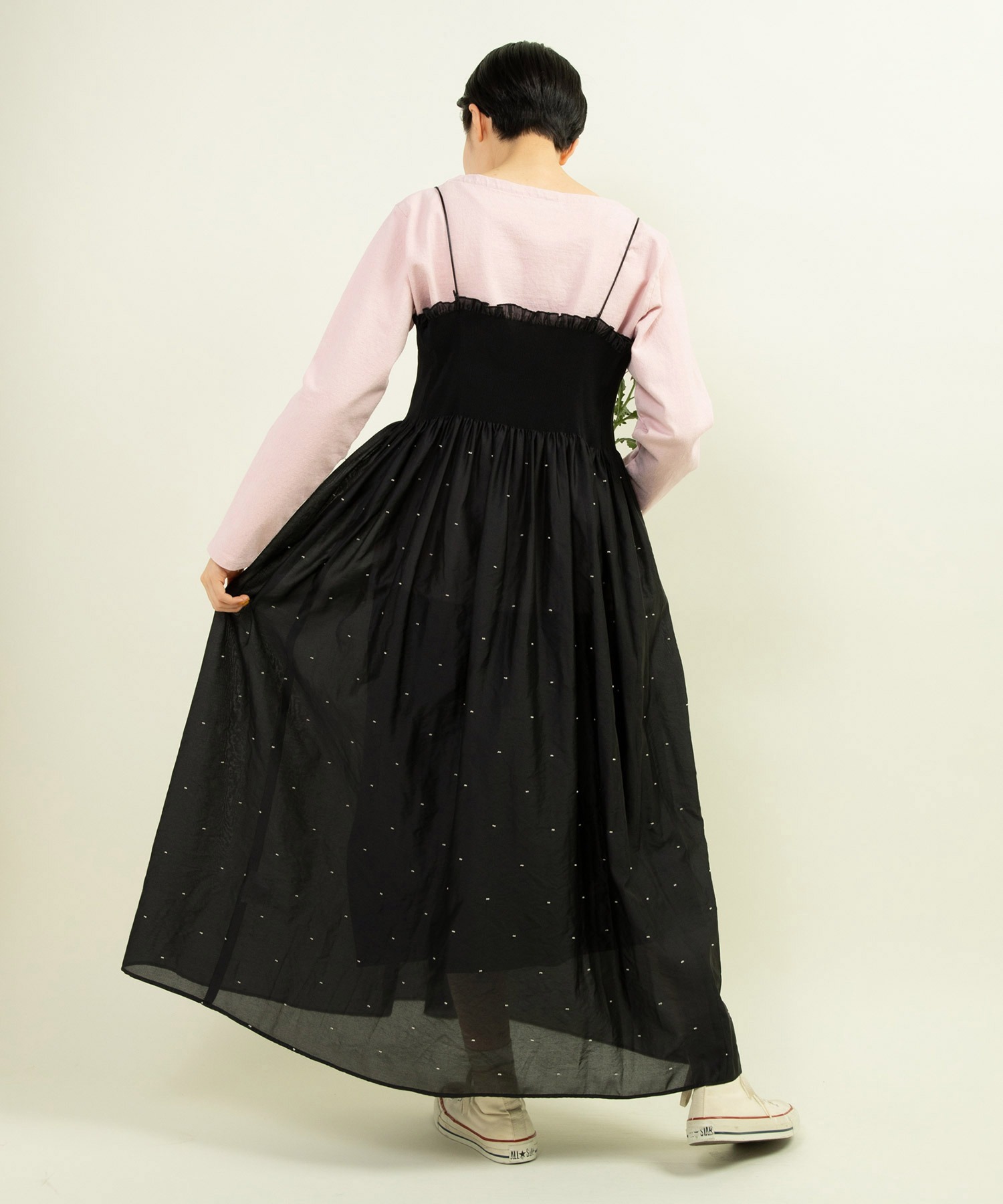 シャーリングドットパネルジャカード キャミワンピース