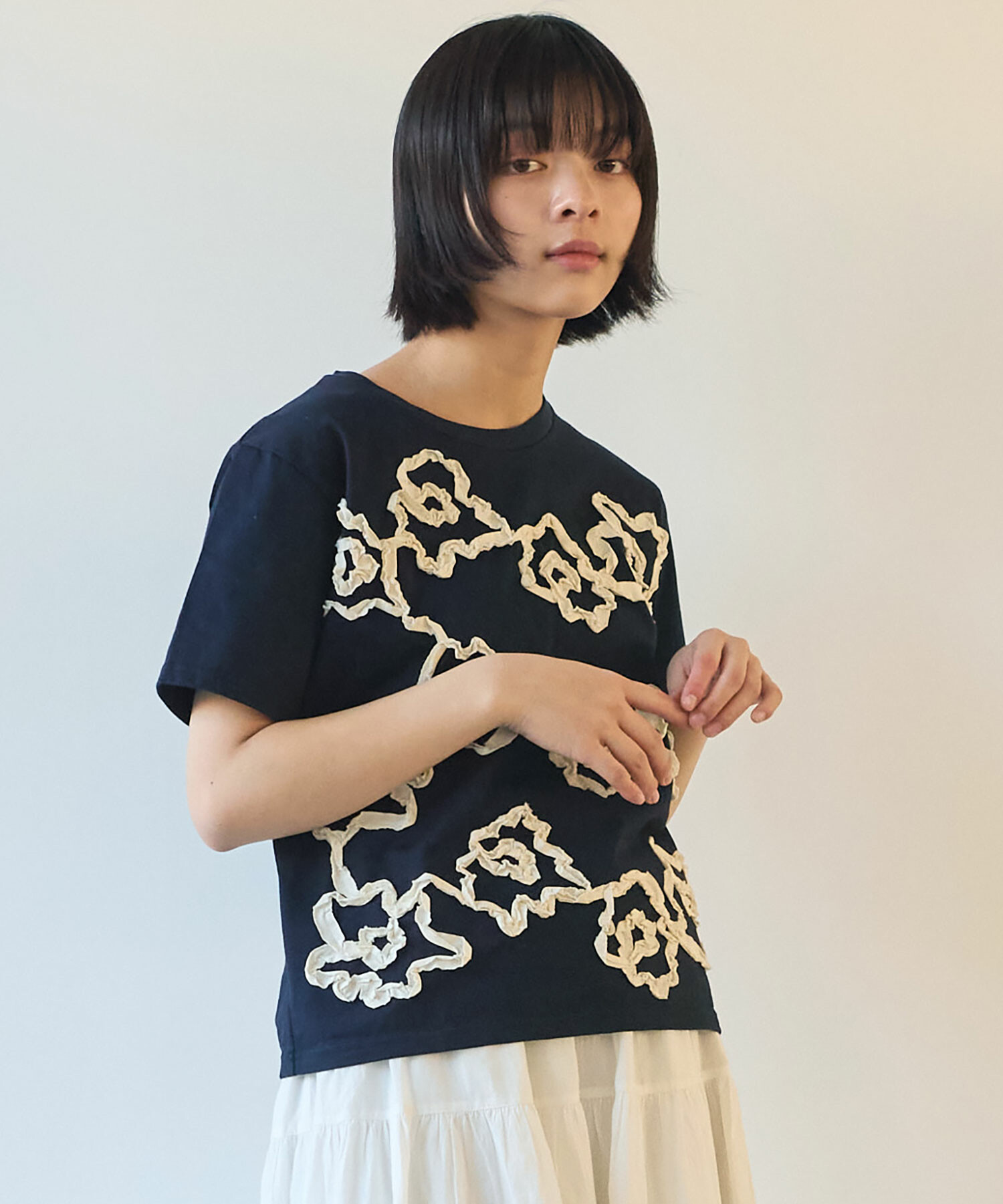bulle de savon ビュルデサボン くるくるはなテープ刺繍Tシャツ 03-01-CT-028-25-1 bulle de savon ビュルデサボン くるくるはなテープ刺繍Tシャツ