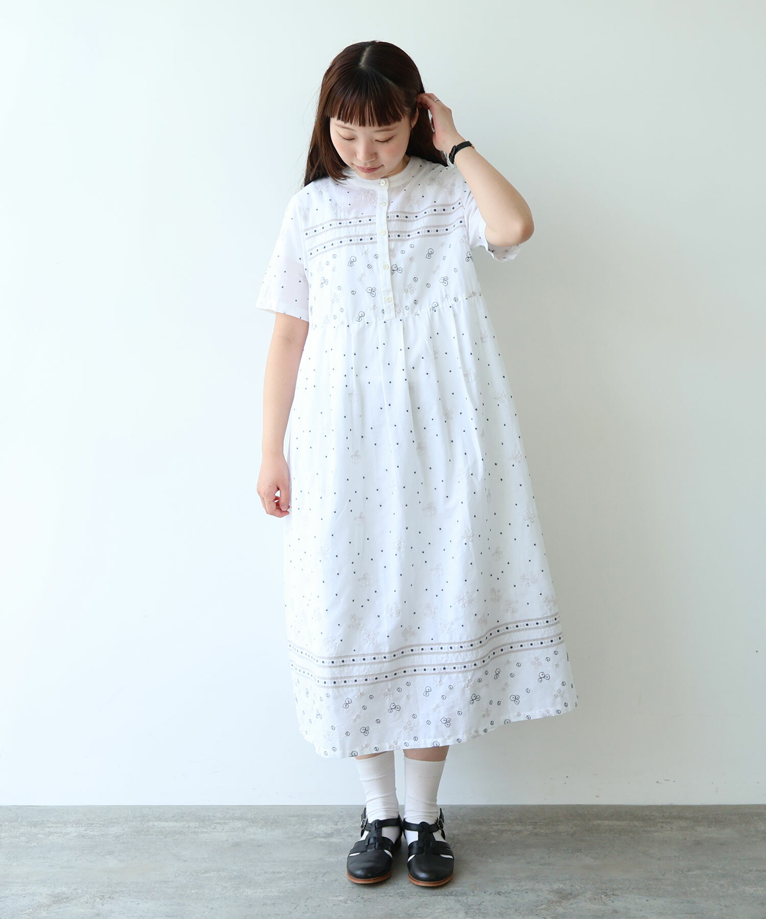 AMBIDEX Store ○ びわ刺繍 ワンピース(F シロ): bulle de savon