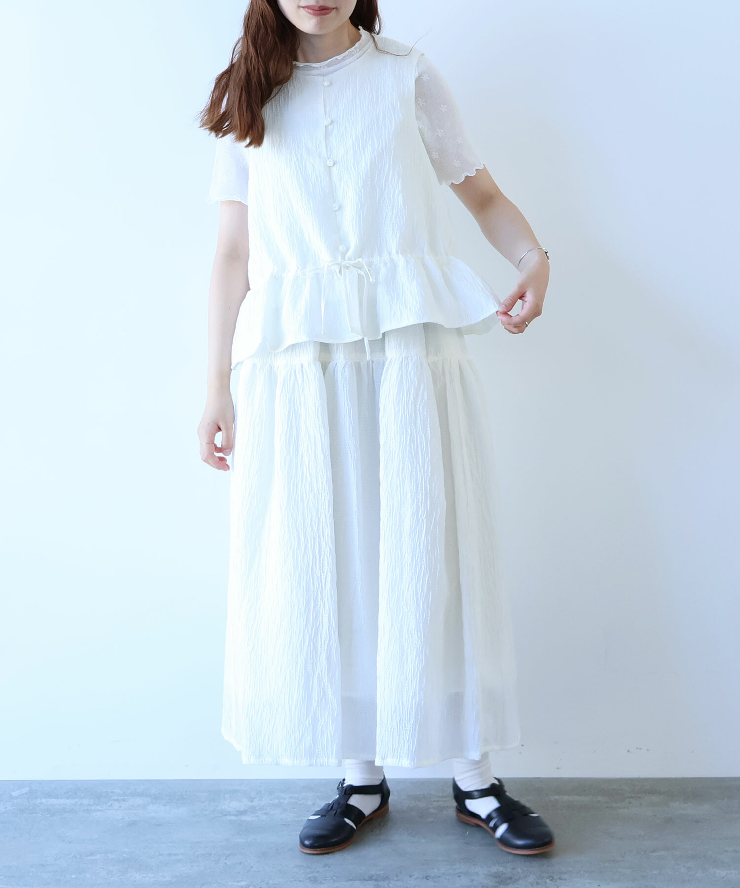 Jaded London Embroidered 上下セット ジニー着用 白 Jaded London Embroidered 上下セット ジニー着用 白