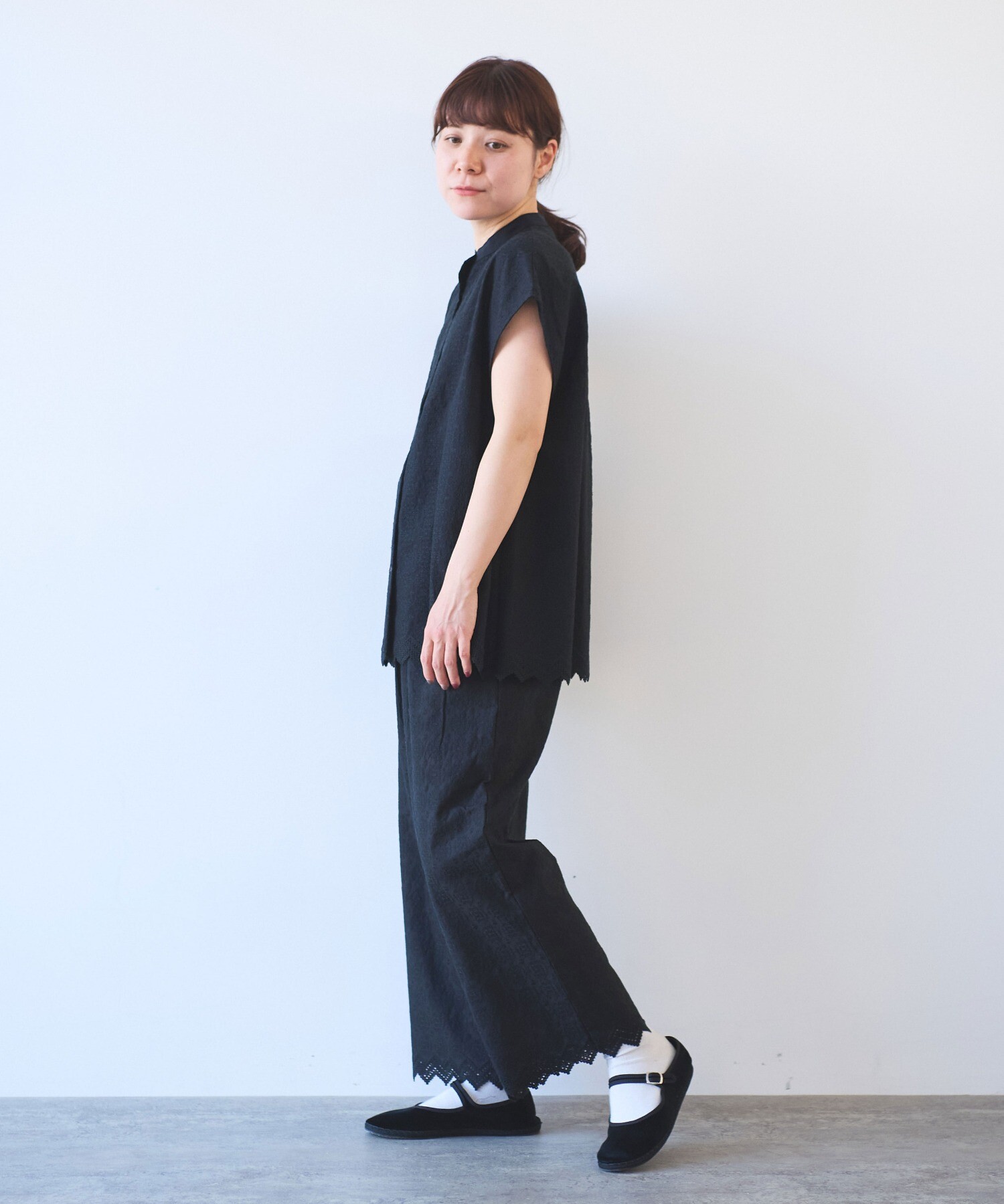 AMBIDEX Store ○単色スカラップ刺繍ブラウス(F コン): yuni
