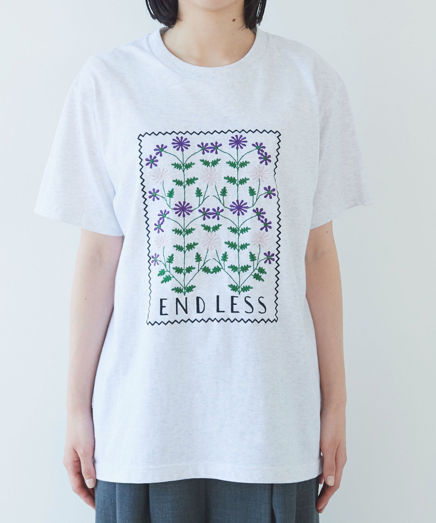 AMBIDEX Store ○souvenir embroidery Tシャツ(F グレー): yuni