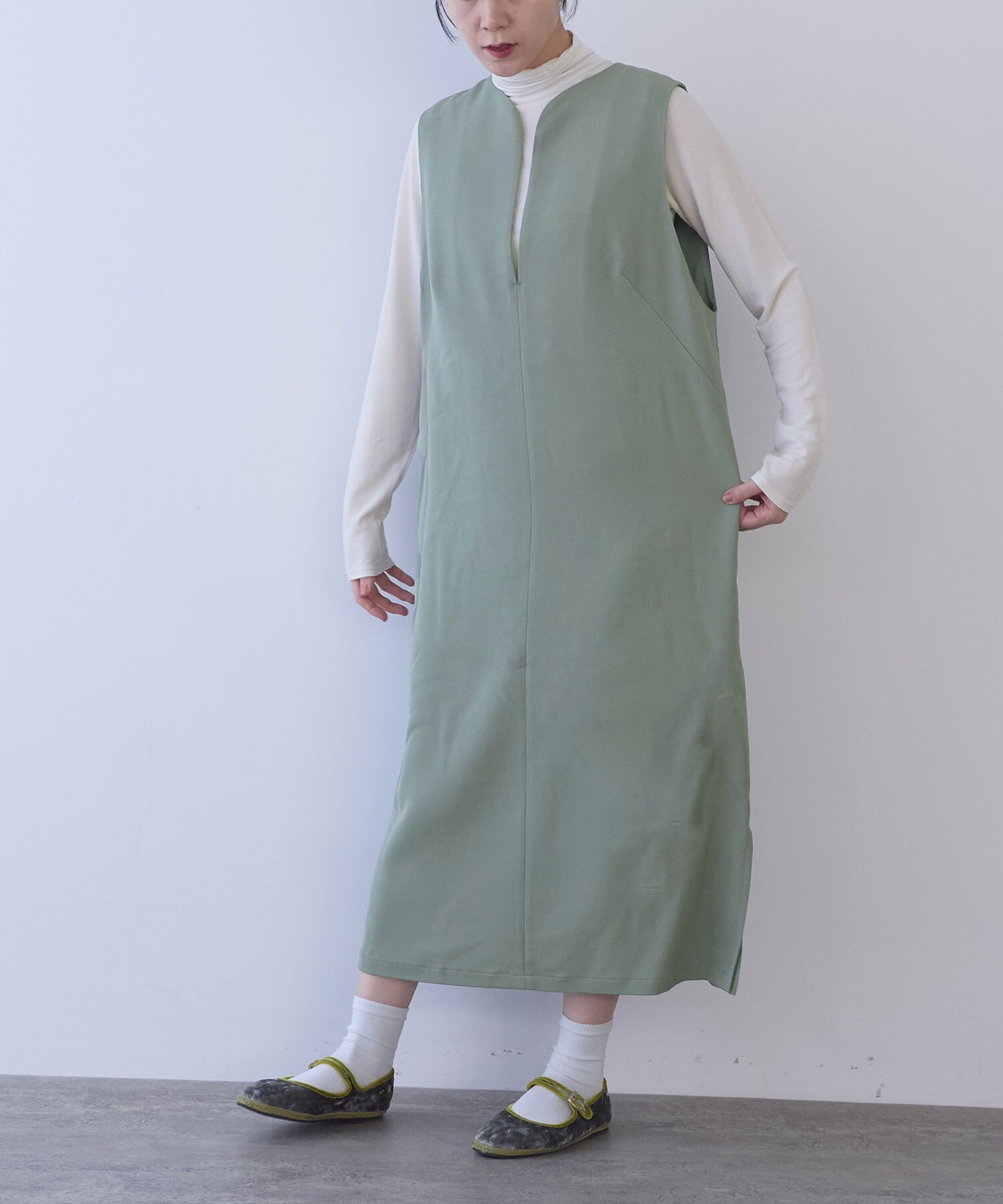 AMBIDEX Store ○レーヨンウール slit neck jumper スカート(F