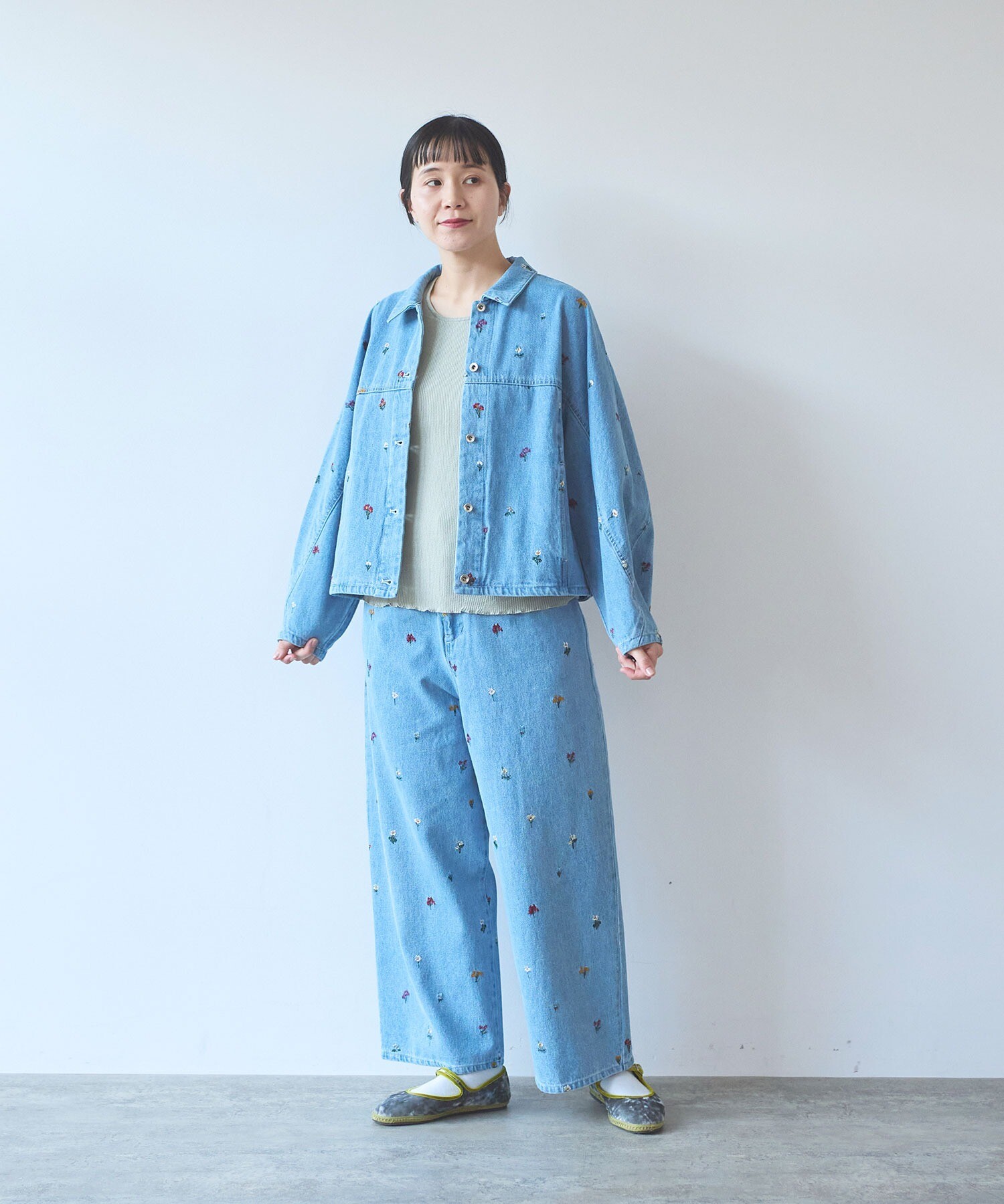 AMBIDEX Store floral embloidely denim 5pkt back gum パンツ(M